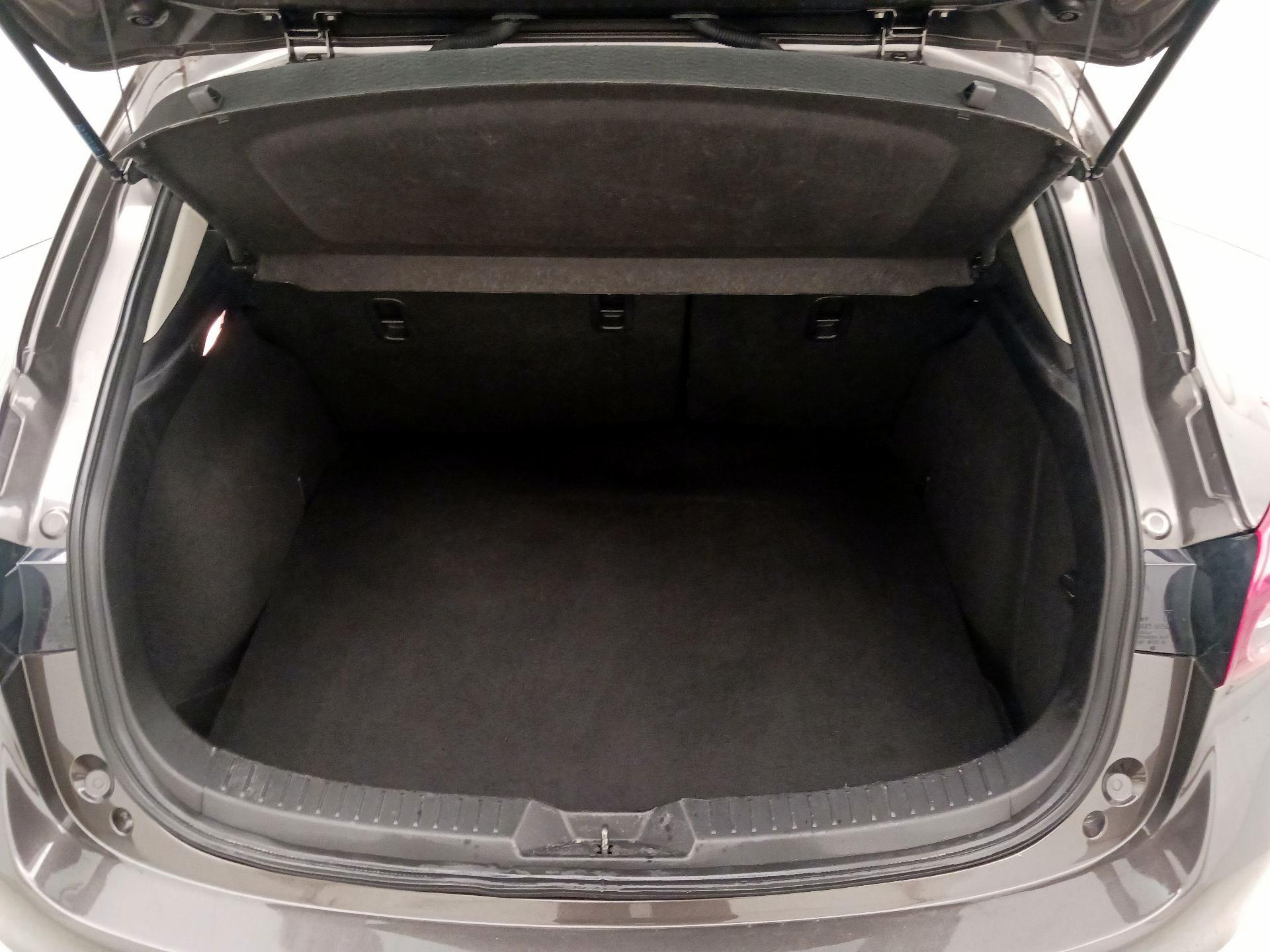 Thumbnail: 2017 Mazda Mazda3 - 20