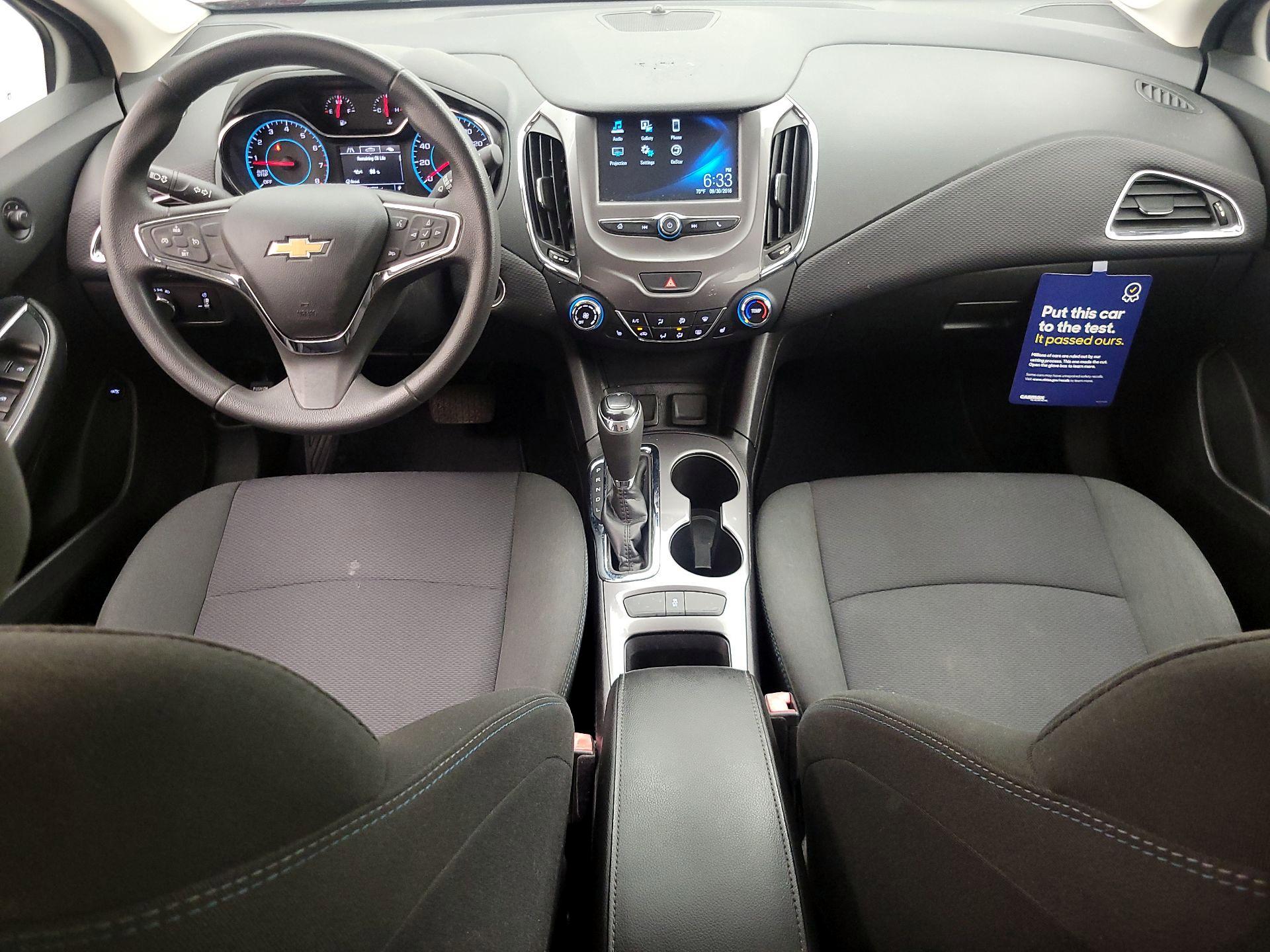 Thumbnail: 2017 Chevrolet Cruze - 9