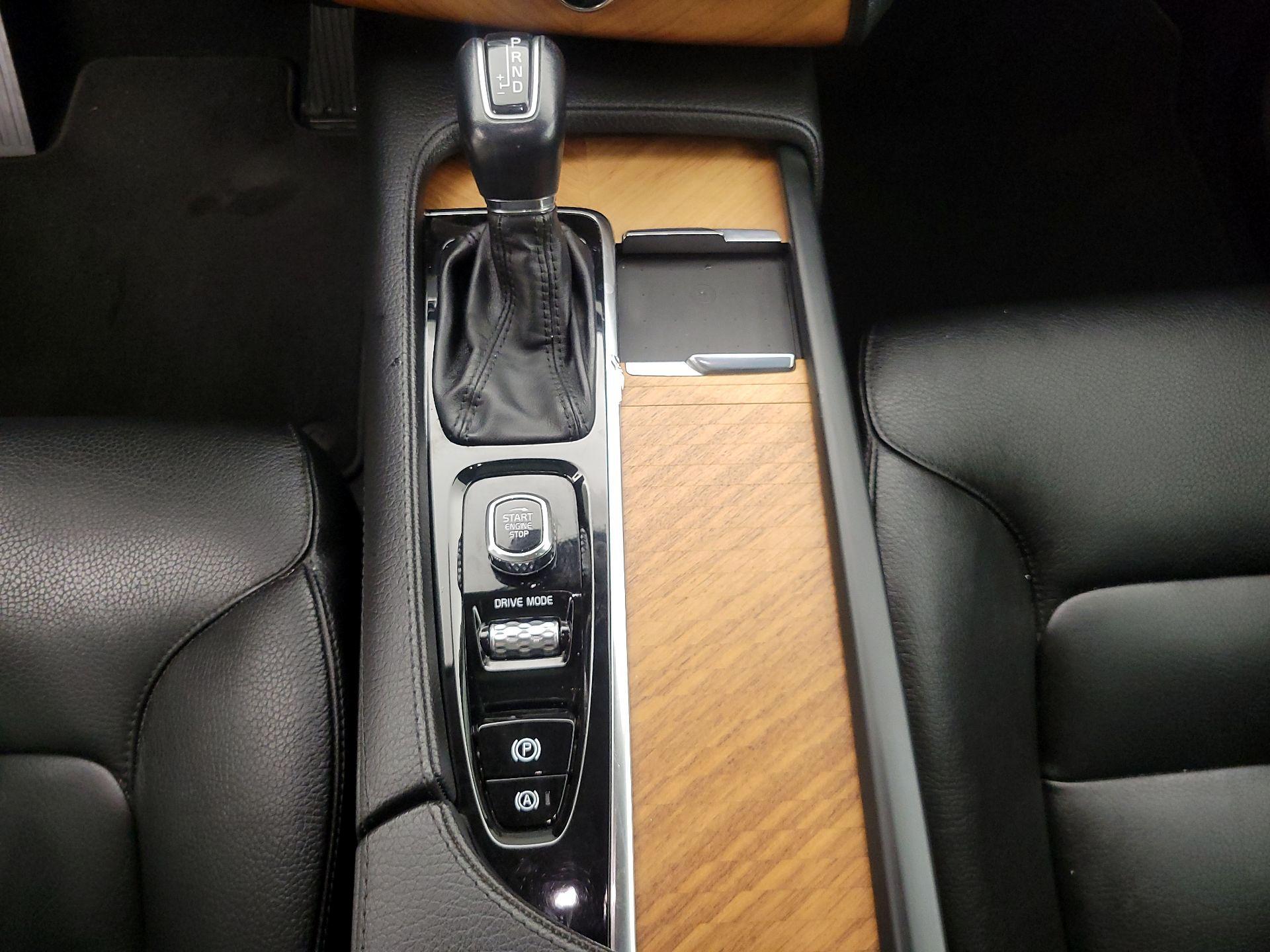 Thumbnail: 2021 Volvo XC90 - 18