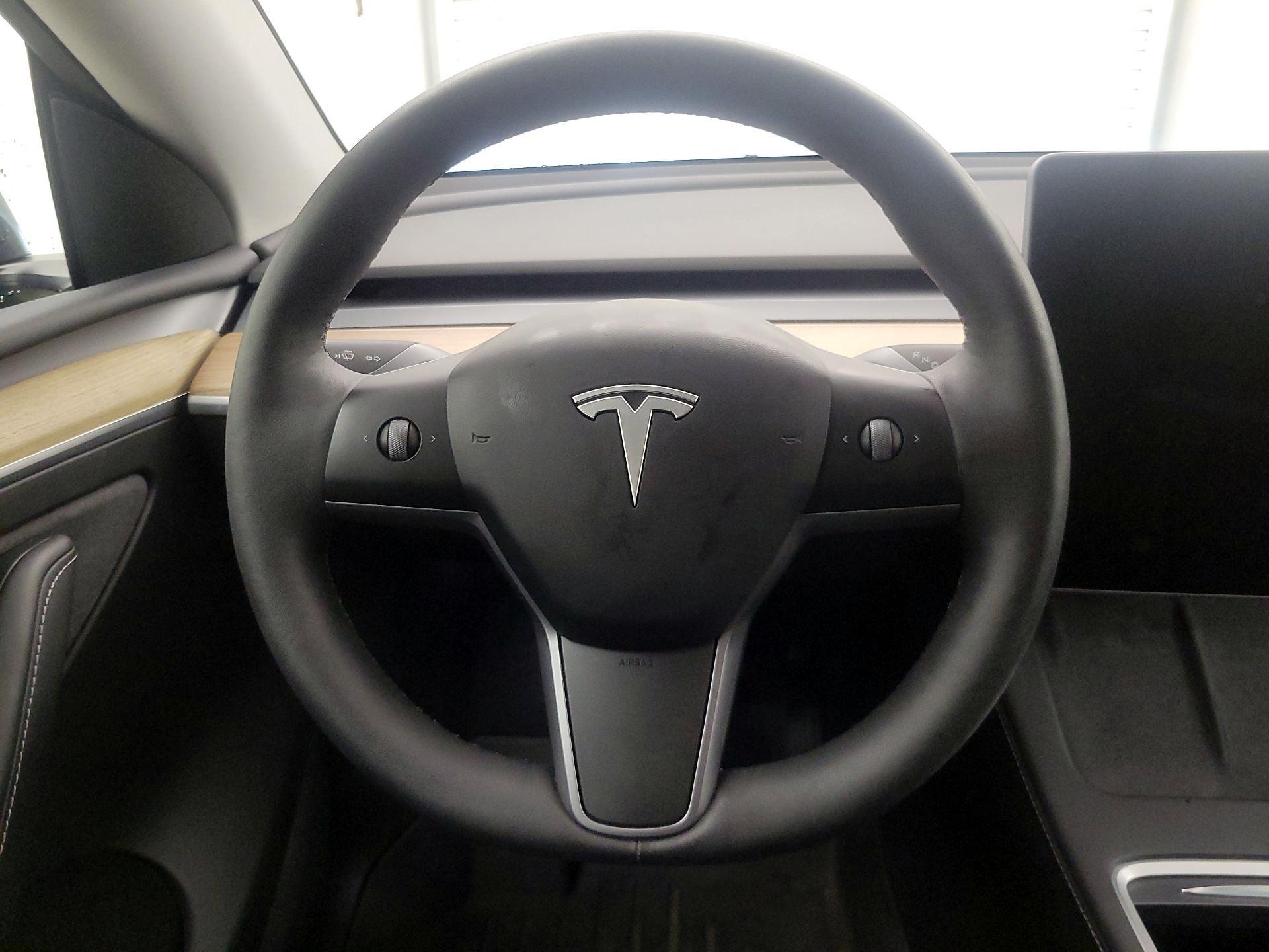 Thumbnail: 2023 Tesla Model Y - 10