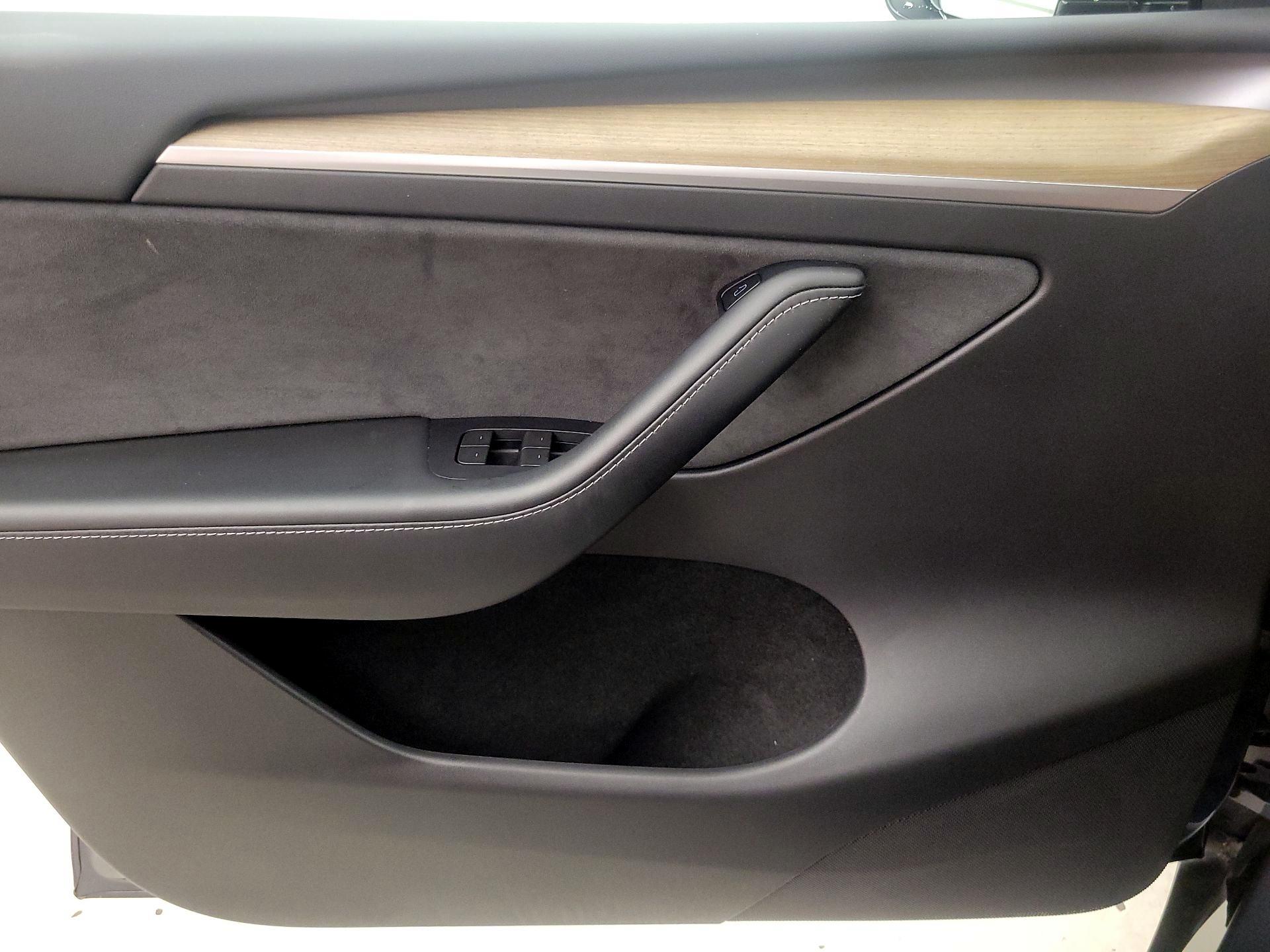 Thumbnail: 2023 Tesla Model Y - 12