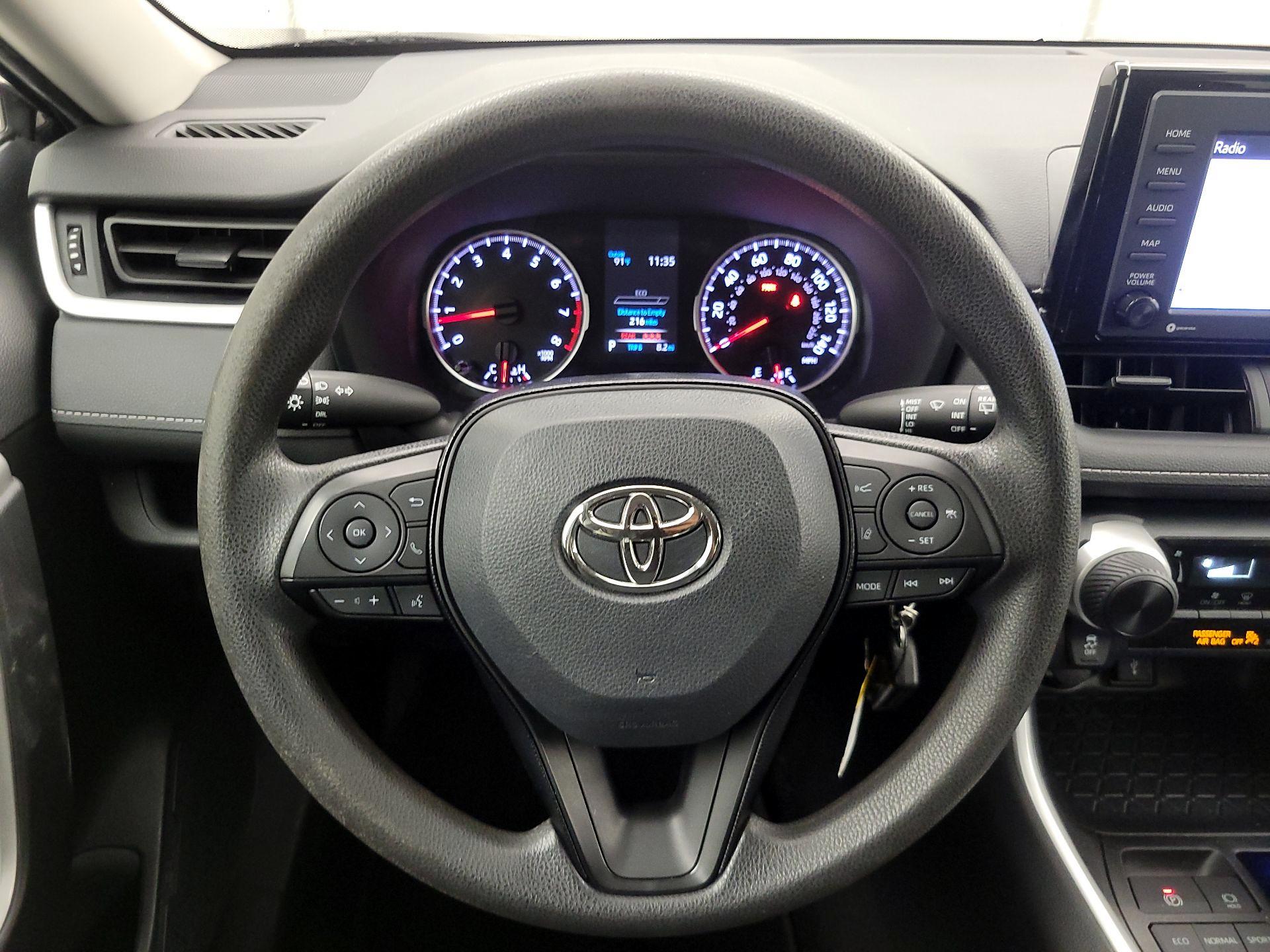 Thumbnail: 2021 Toyota RAV4 - 10
