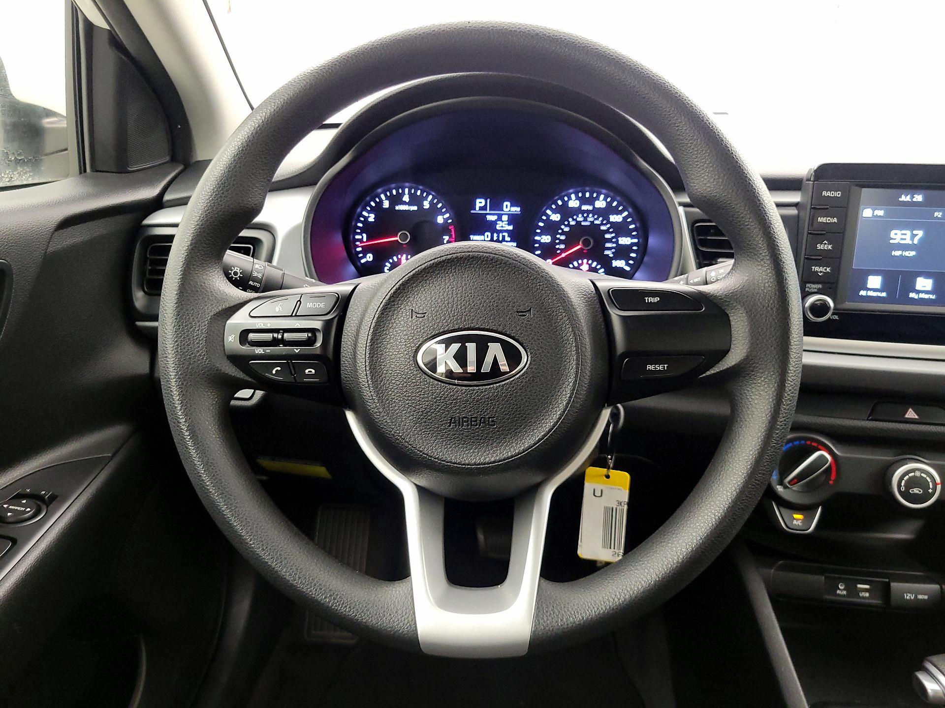 Thumbnail: 2020 Kia Rio - 10