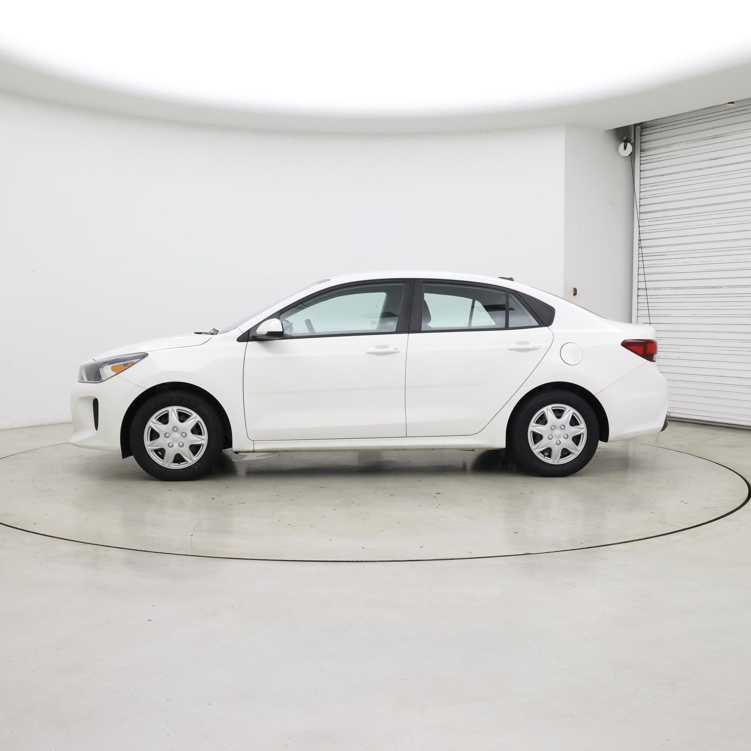 Thumbnail: 2020 Kia Rio - 3