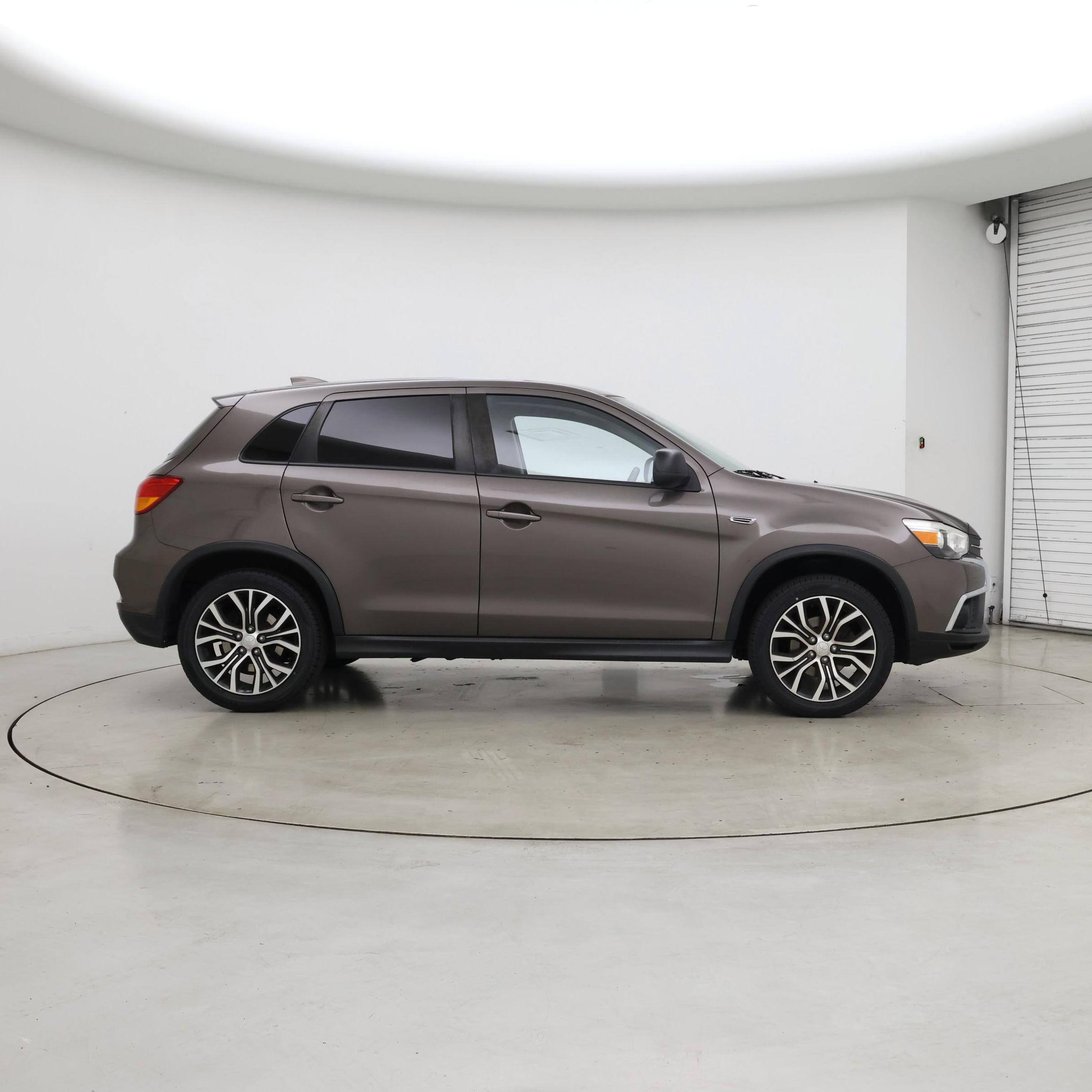 Thumbnail: 2019 Mitsubishi Outlander Sport - 7