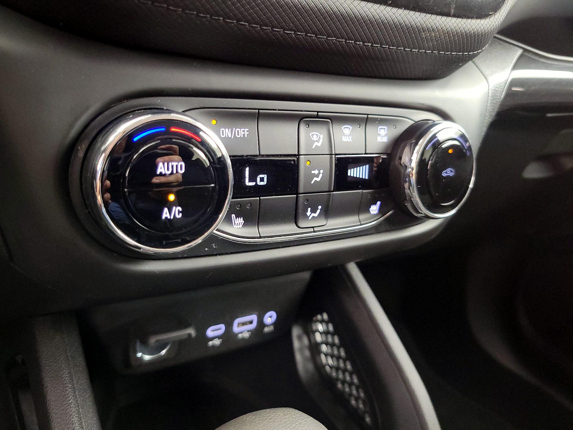 Thumbnail: 2022 Chevrolet TrailBlazer - 16