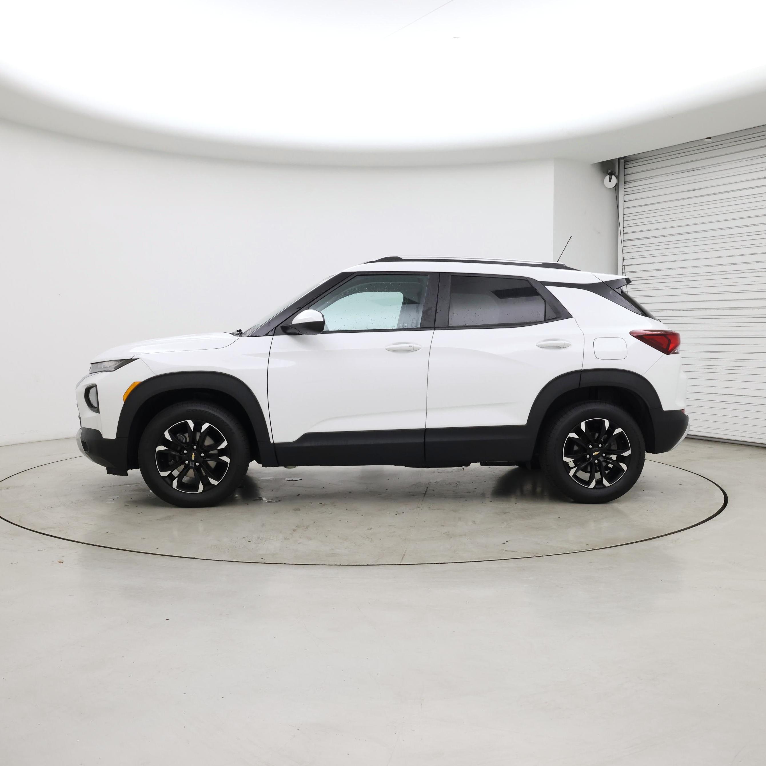 Thumbnail: 2022 Chevrolet TrailBlazer - 3