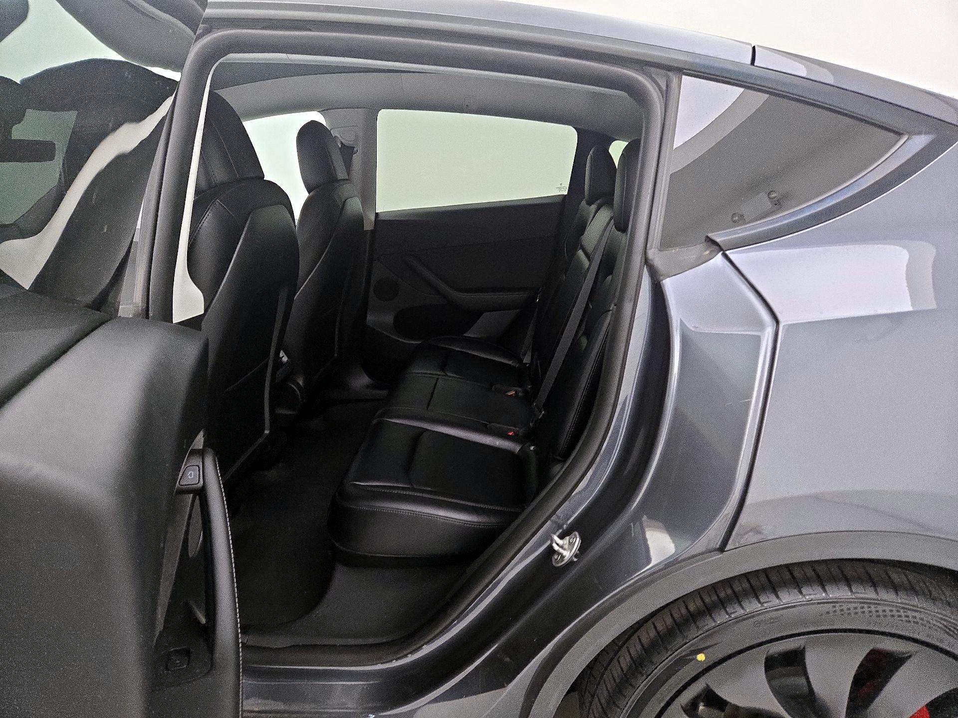 Thumbnail: 2022 Tesla Model Y - 19