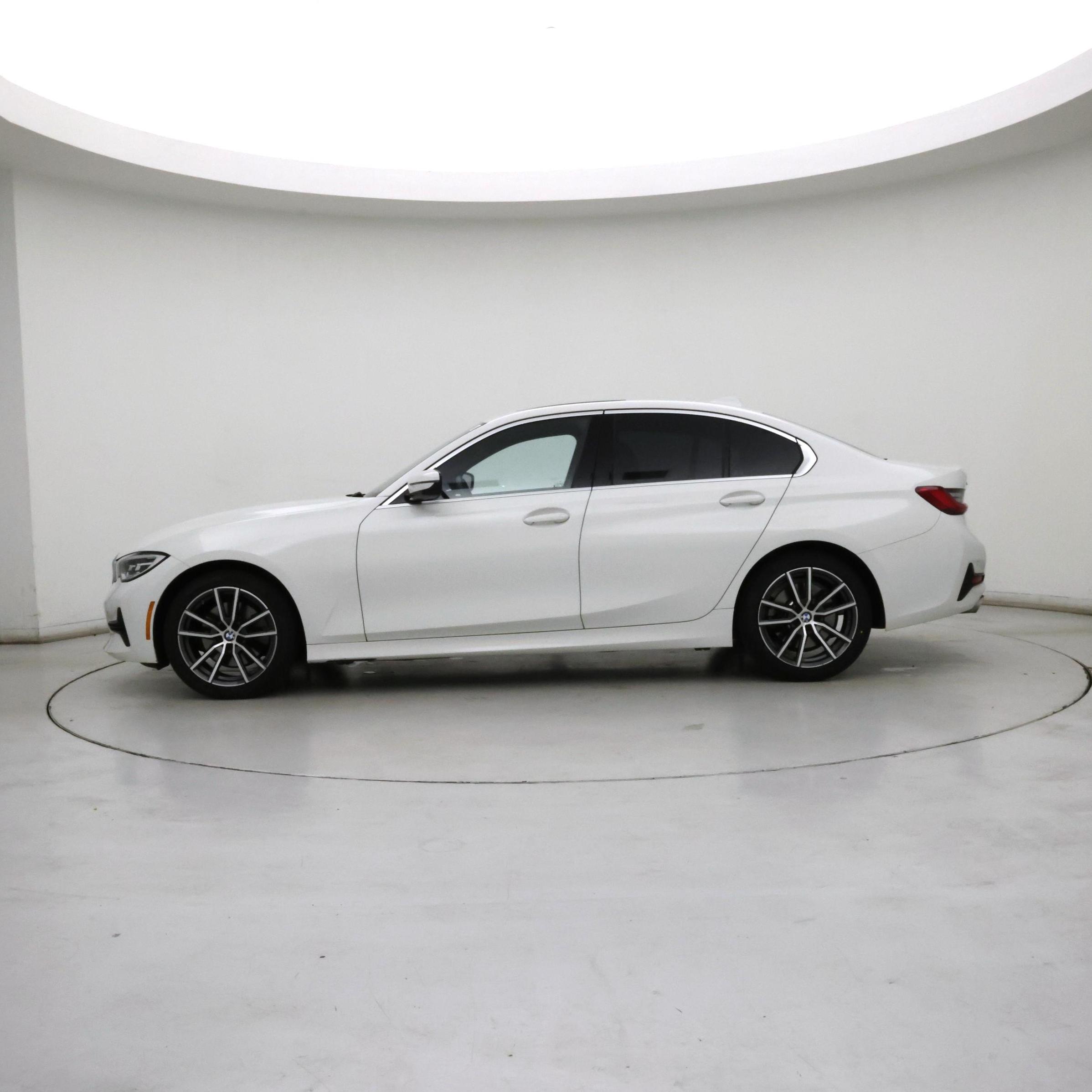 Thumbnail: 2019 BMW 3 Series - 3