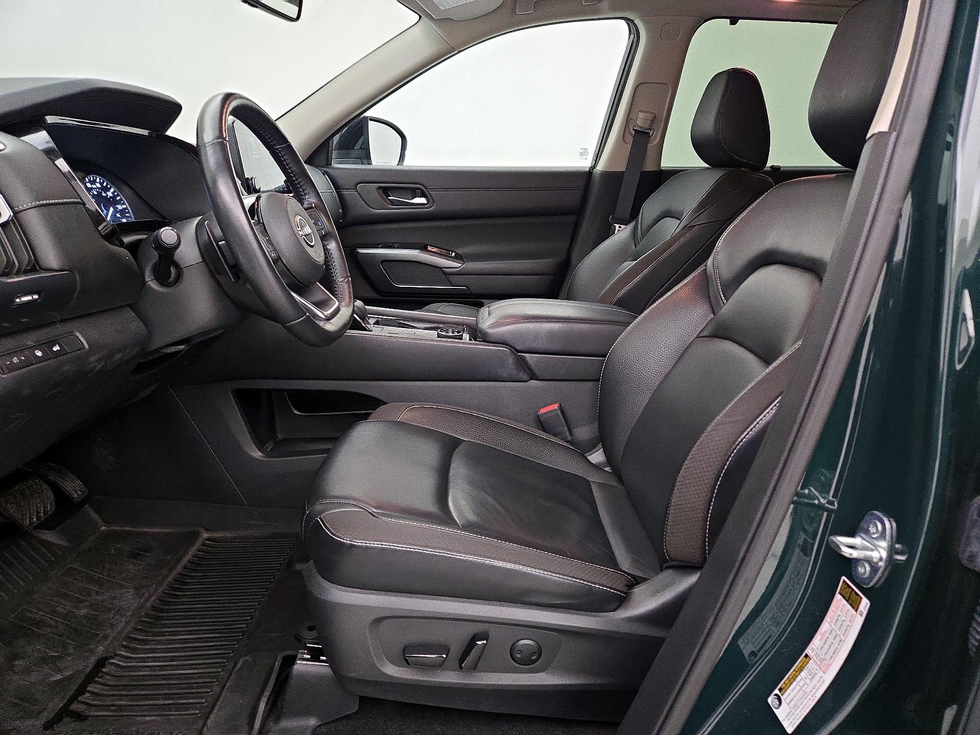 Thumbnail: 2023 Nissan Pathfinder - 11