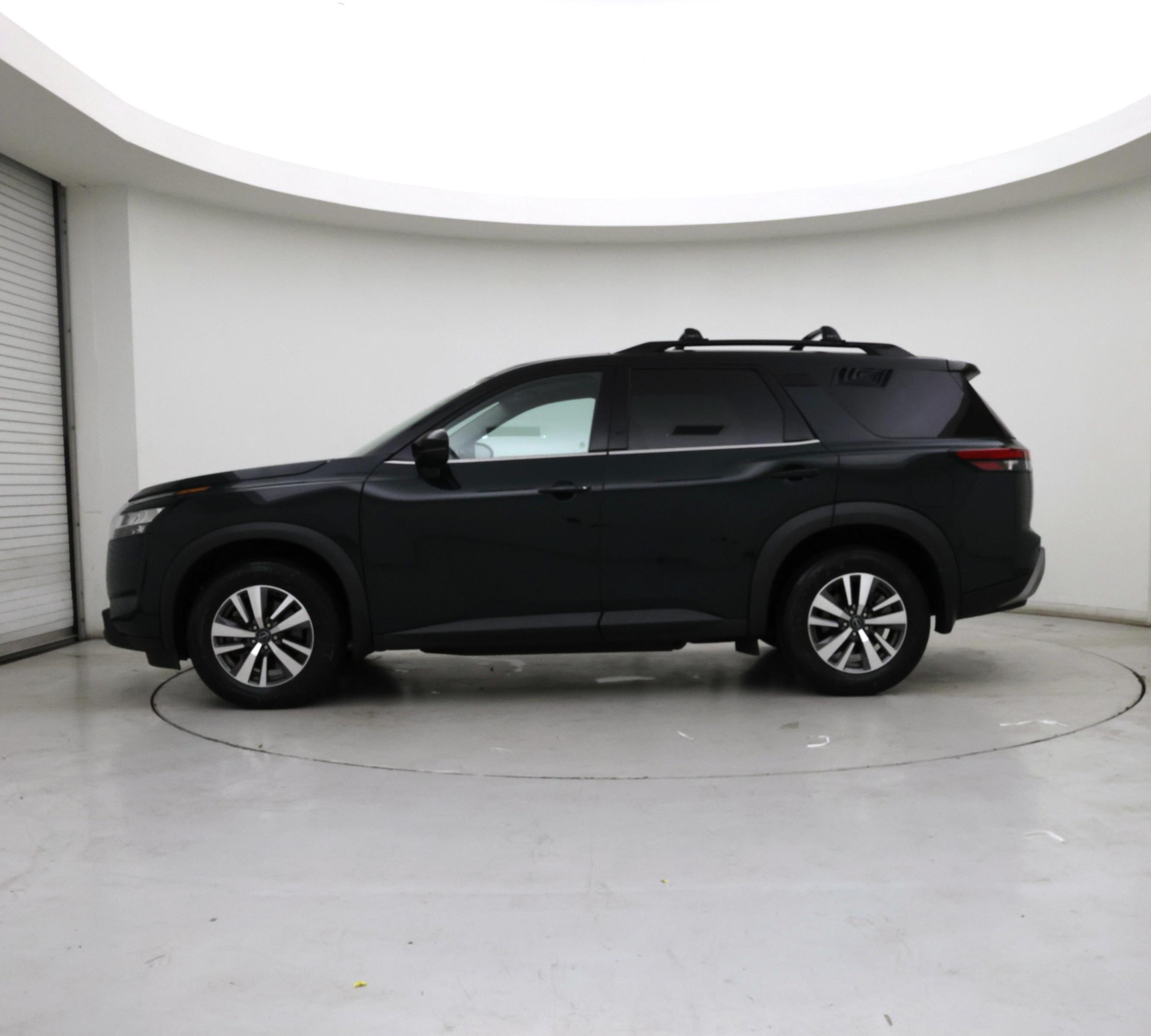 Thumbnail: 2023 Nissan Pathfinder - 3