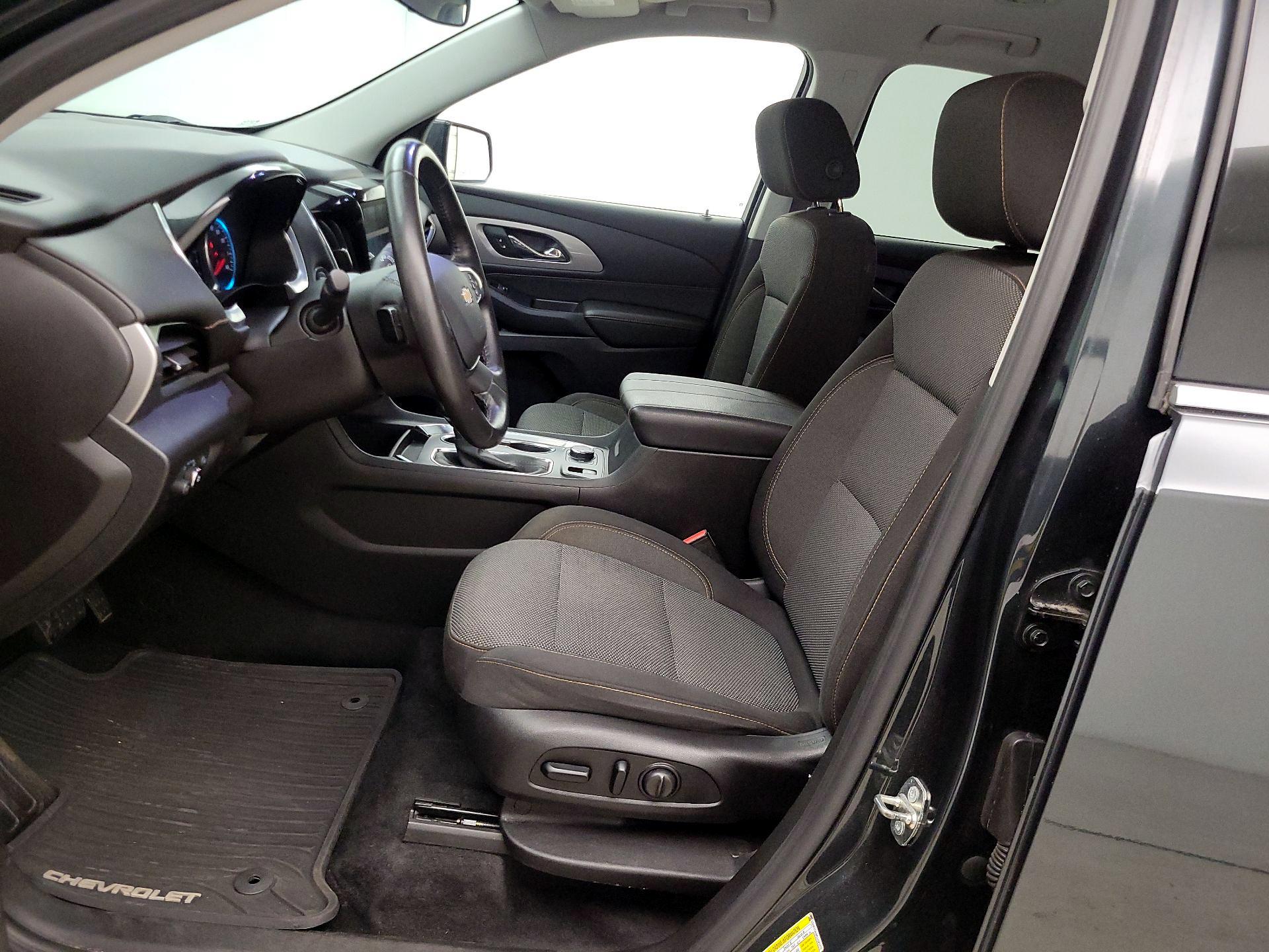 Thumbnail: 2018 Chevrolet Traverse - 11