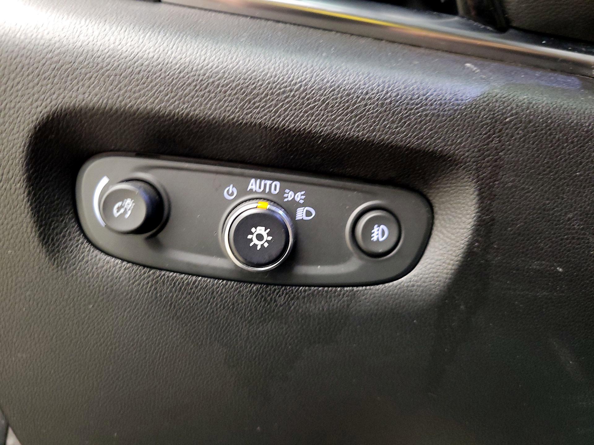 Thumbnail: 2018 Chevrolet Traverse - 13