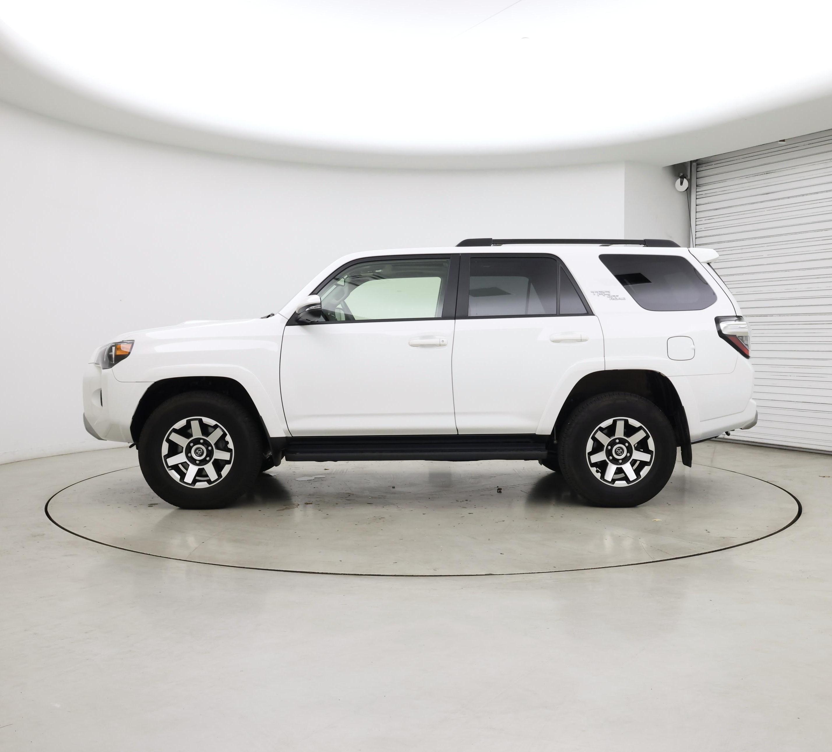 Thumbnail: 2023 Toyota 4Runner - 3