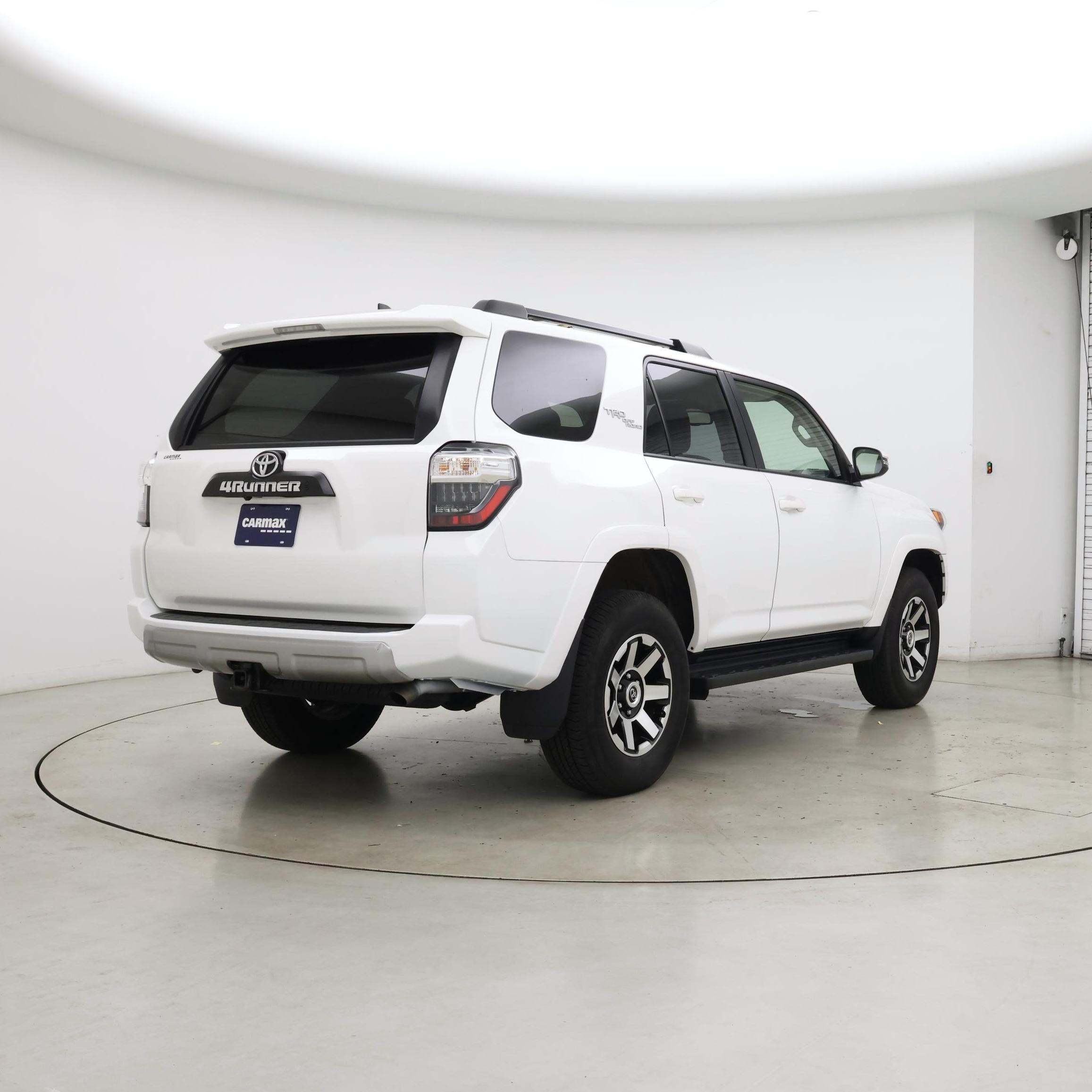 Thumbnail: 2023 Toyota 4Runner - 8
