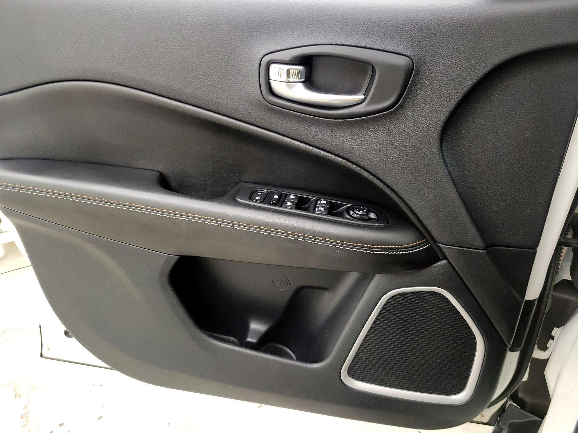 Thumbnail: 2020 Jeep Compass - 12