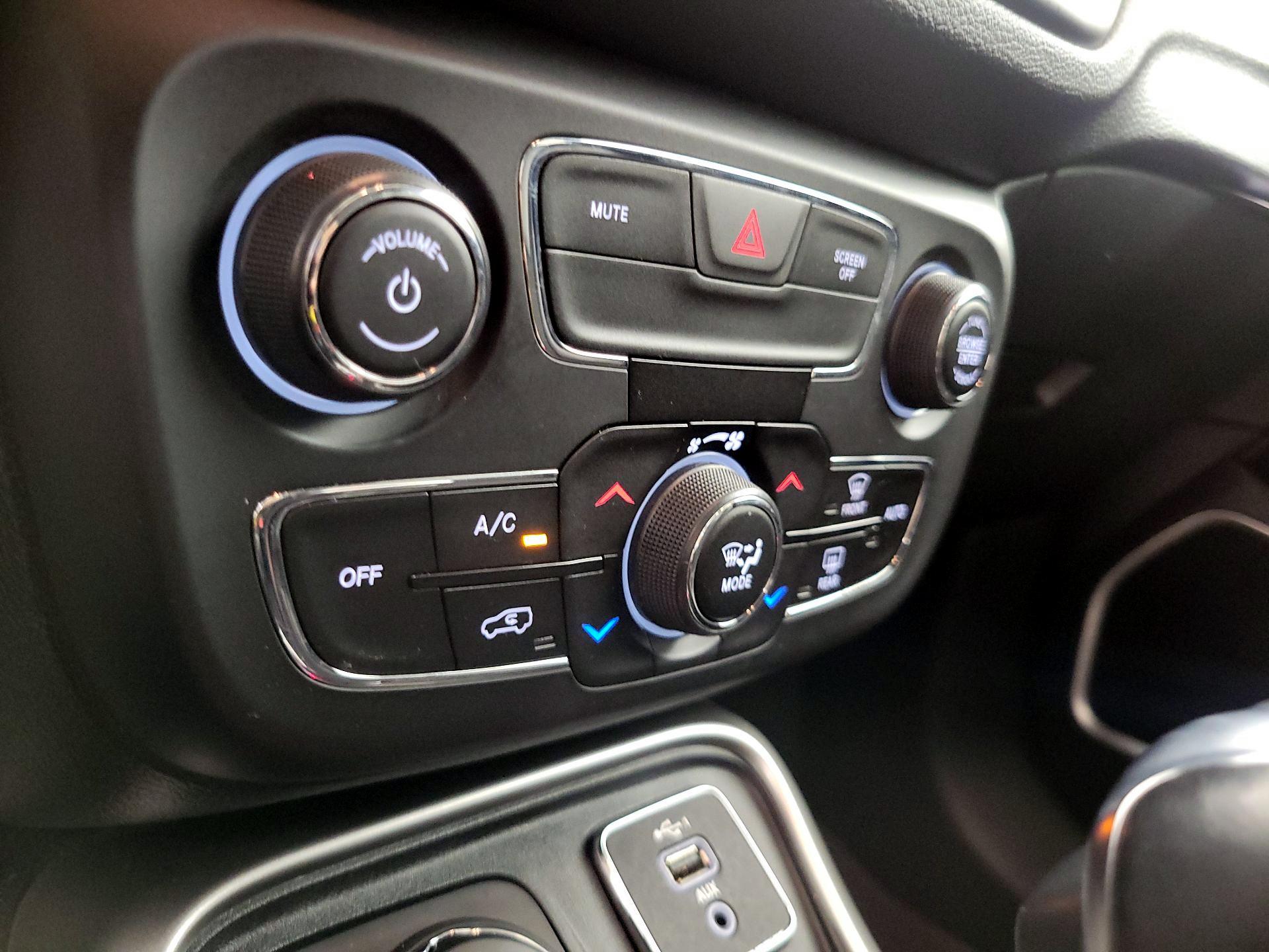 Thumbnail: 2020 Jeep Compass - 16