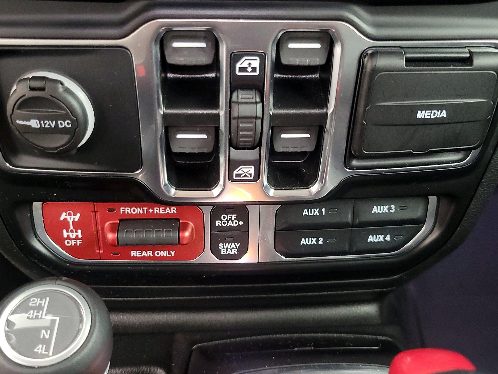 Thumbnail: 2021 Jeep Wrangler - 19