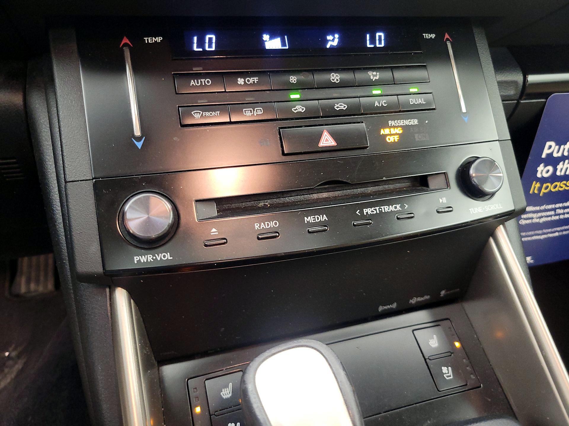Thumbnail: 2014 Lexus IS - 16
