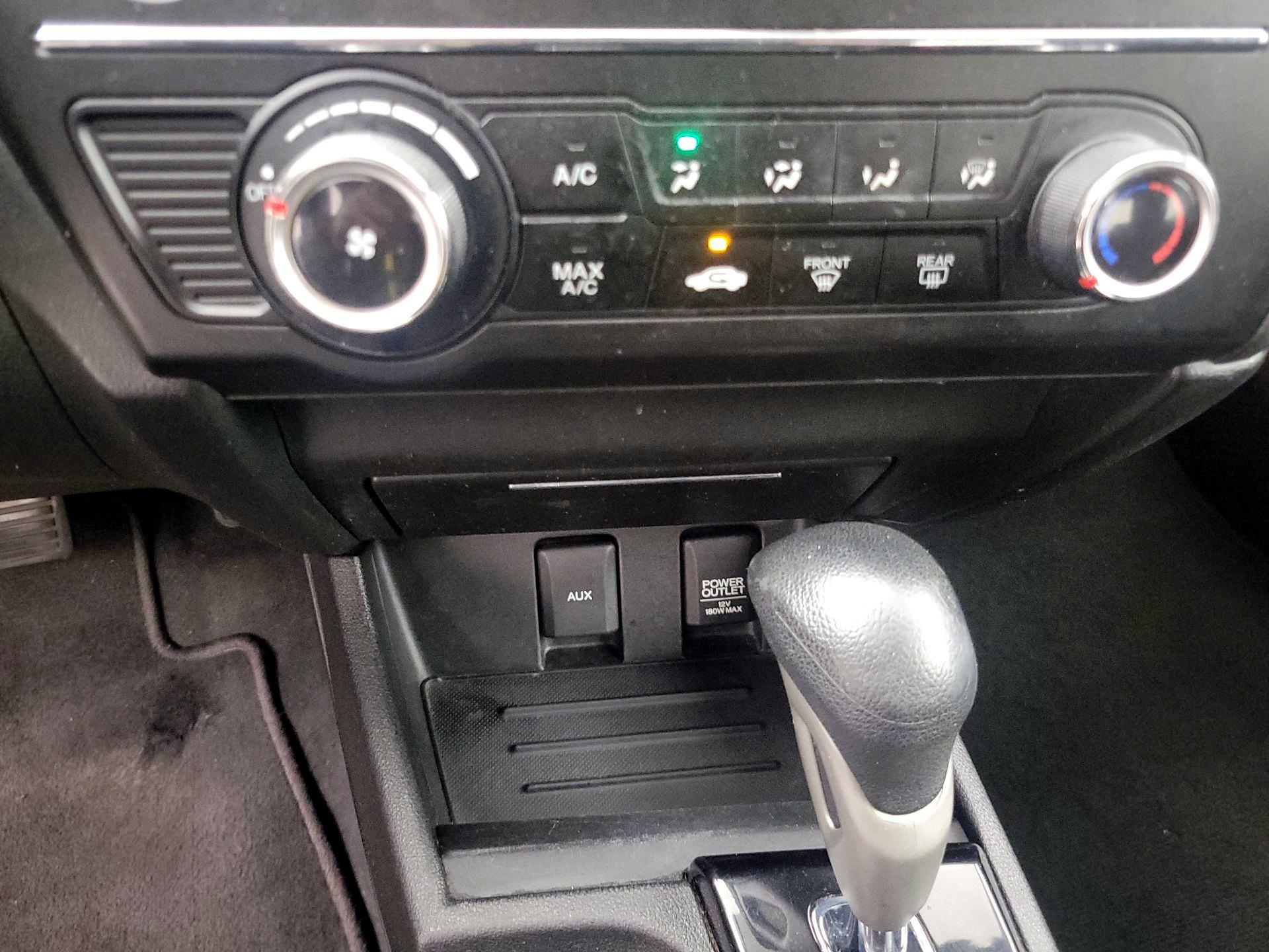 Thumbnail: 2015 Honda Civic - 15
