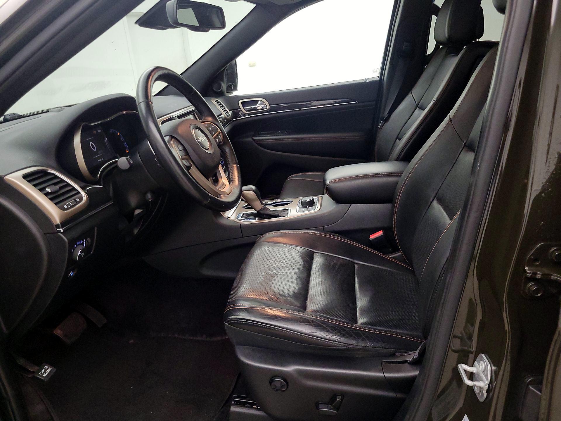 Thumbnail: 2016 Jeep Grand Cherokee - 11