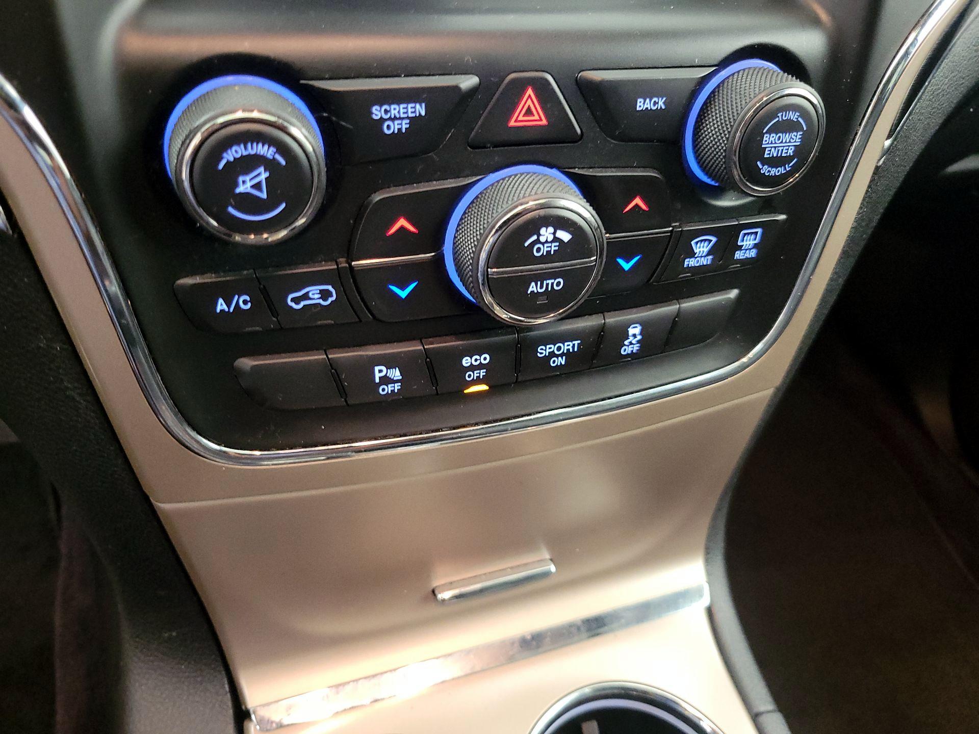 Thumbnail: 2016 Jeep Grand Cherokee - 17
