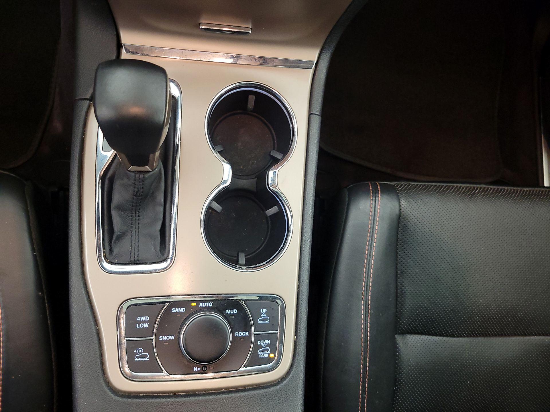 Thumbnail: 2016 Jeep Grand Cherokee - 18