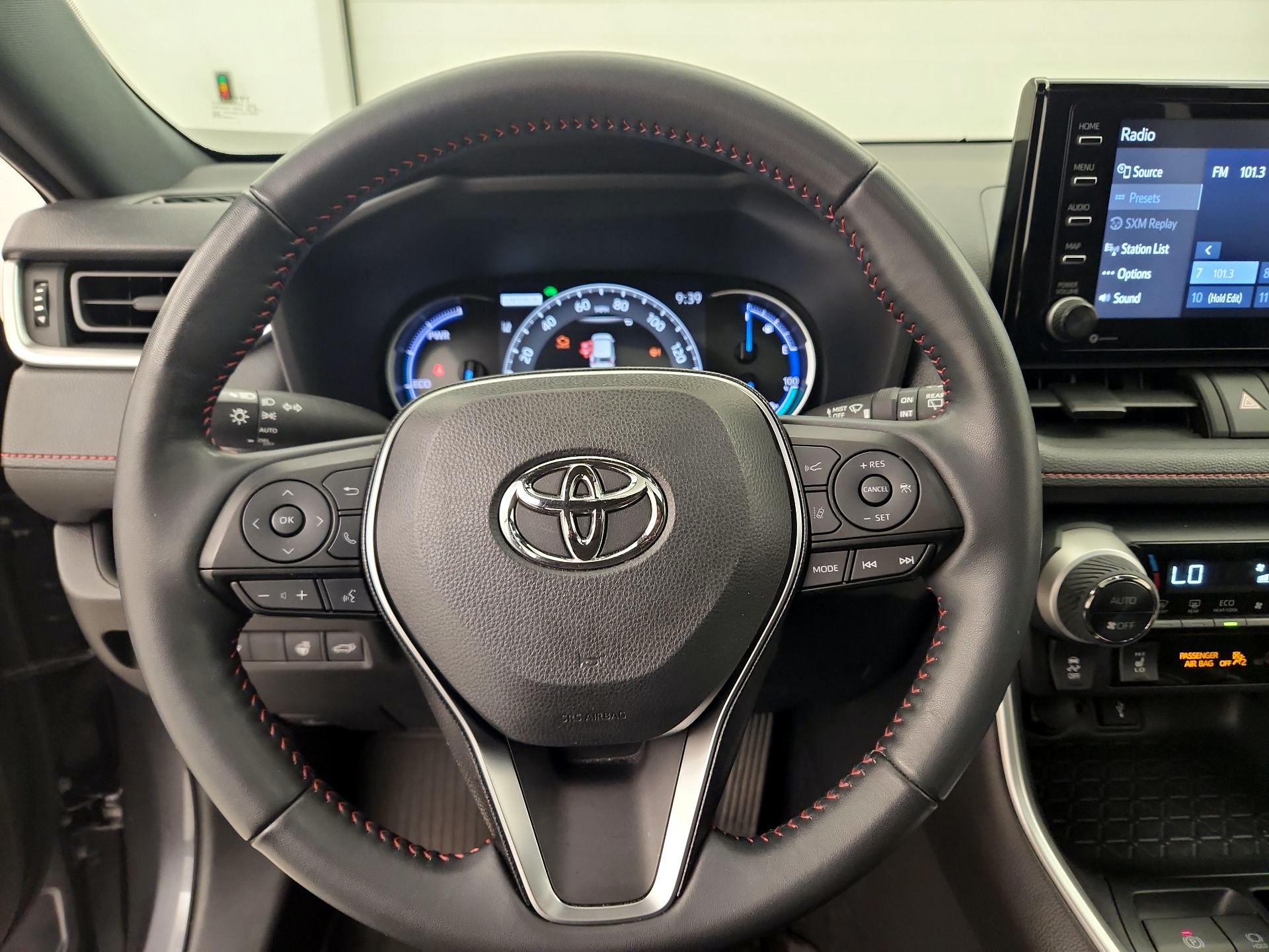Thumbnail: 2022 Toyota RAV4 - 10