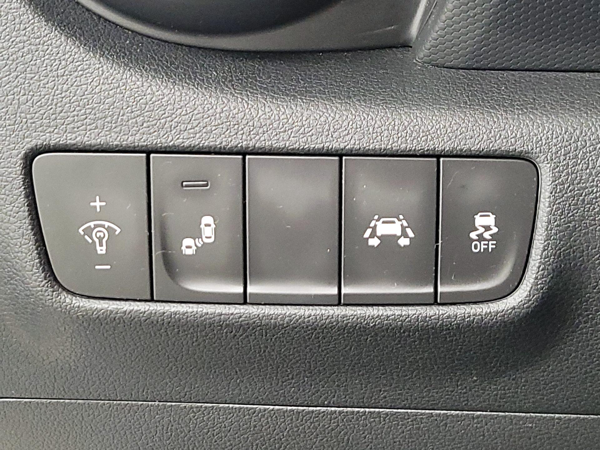 Thumbnail: 2020 Hyundai Kona - 13