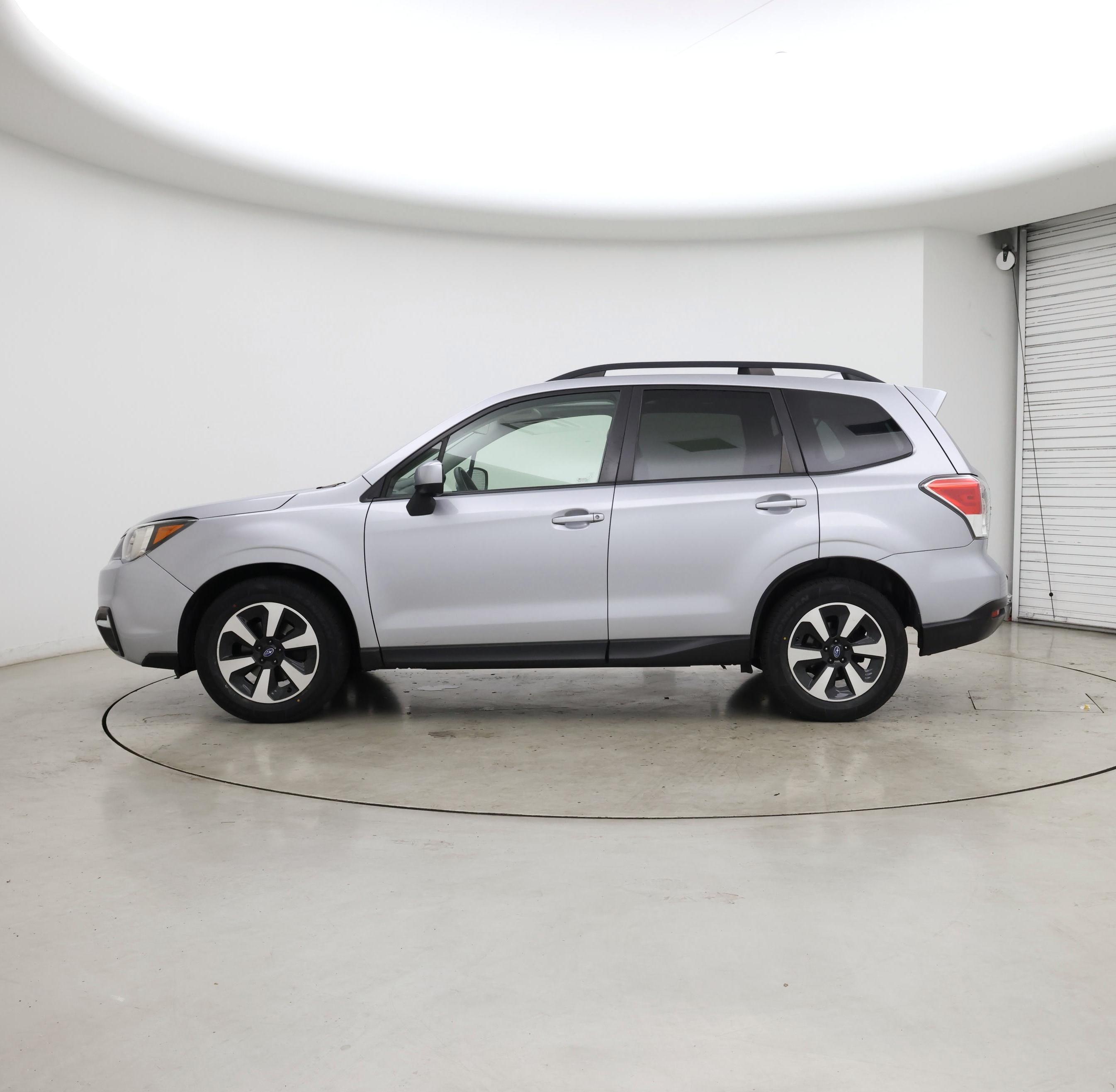 Thumbnail: 2017 Subaru Forester - 3
