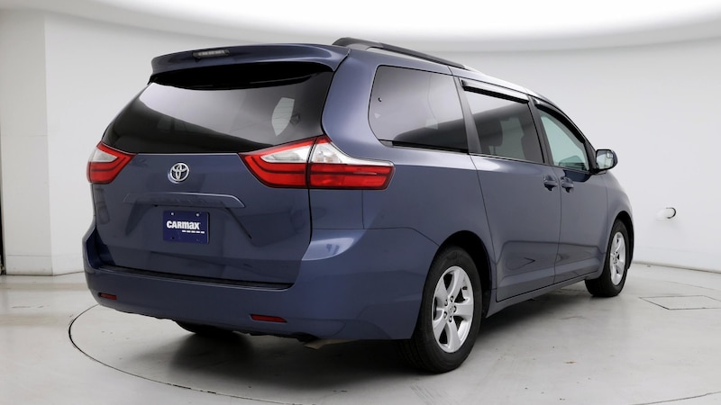 2016 Toyota Sienna LE 8