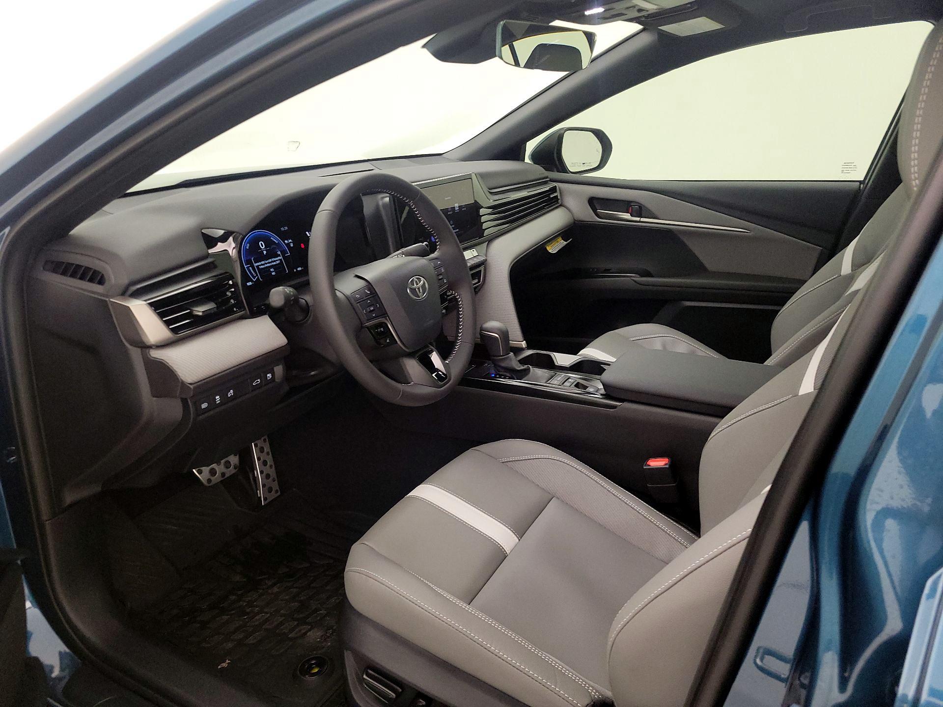 Thumbnail: 2025 Toyota Camry - 11