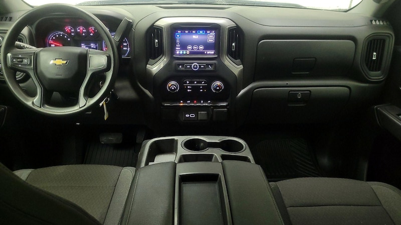 2022 Chevrolet Silverado 1500 Custom 9