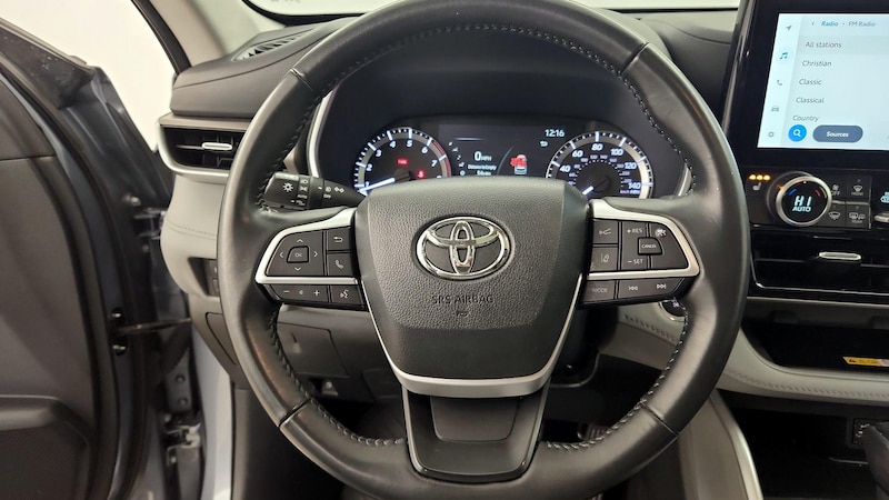 2023 Toyota Highlander XLE 10