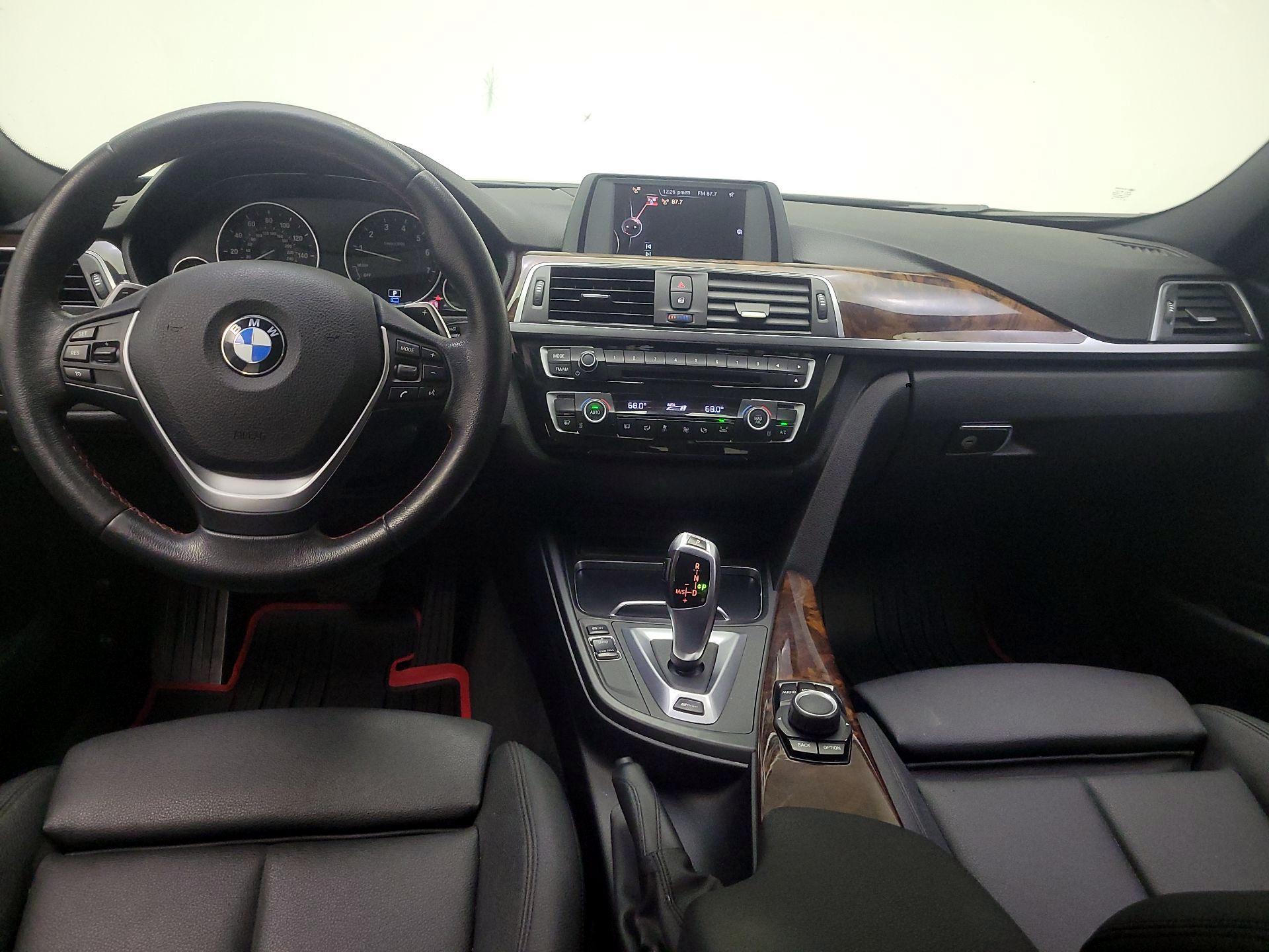 Thumbnail: 2017 BMW 3 Series - 9