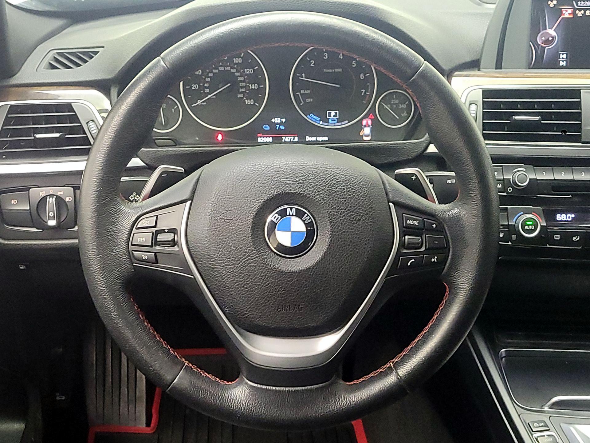 Thumbnail: 2017 BMW 3 Series - 10
