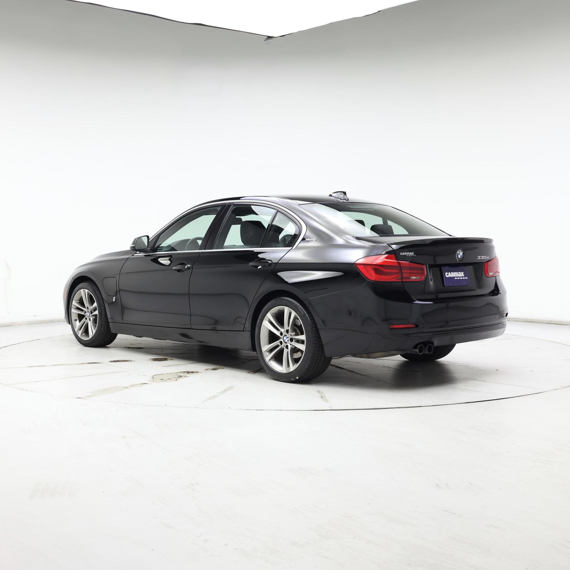 Thumbnail: 2017 BMW 3 Series - 2