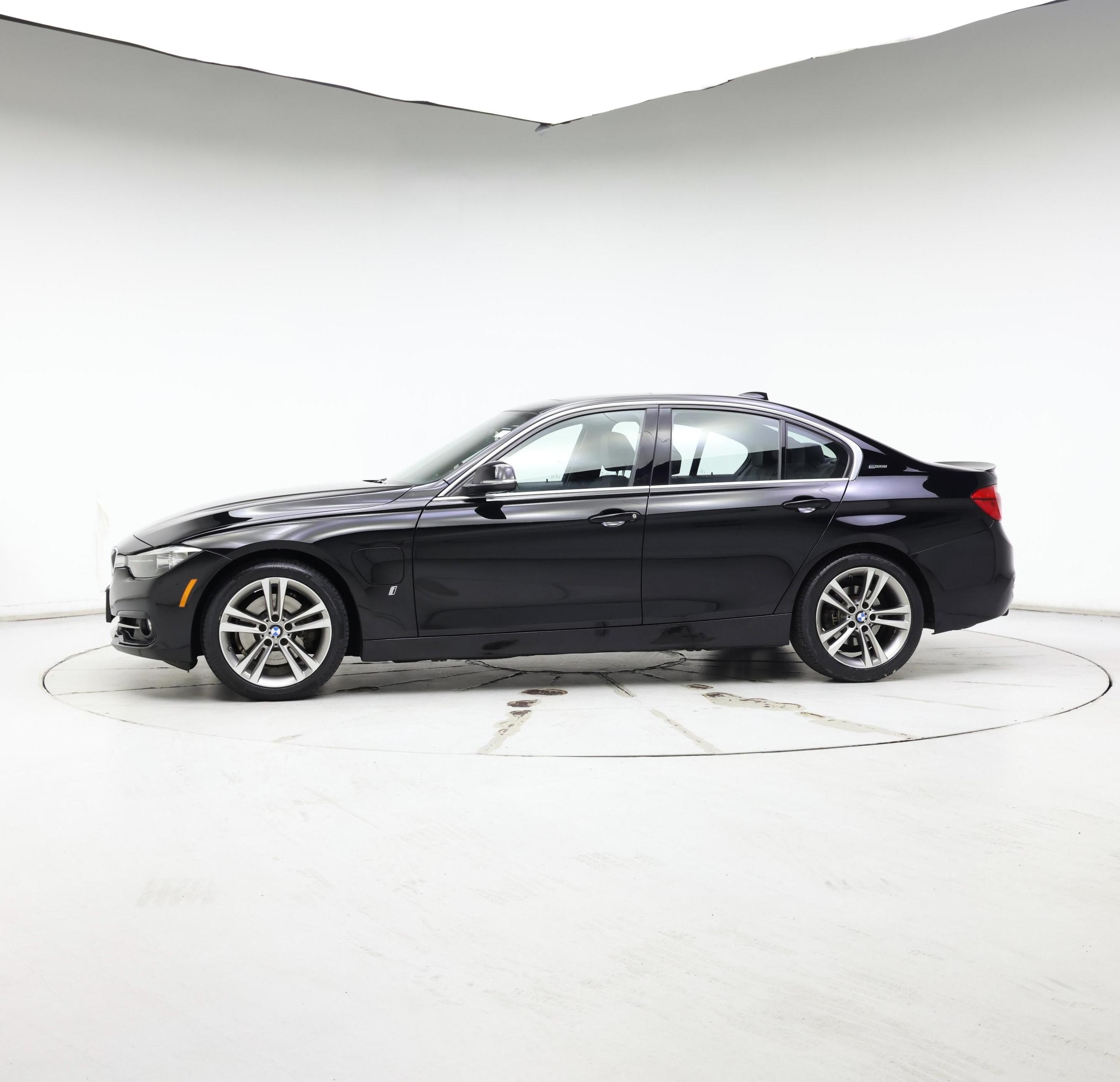 Thumbnail: 2017 BMW 3 Series - 3