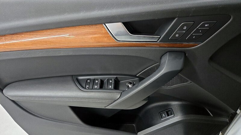 2023 Audi Q5 e Premium Plus 12