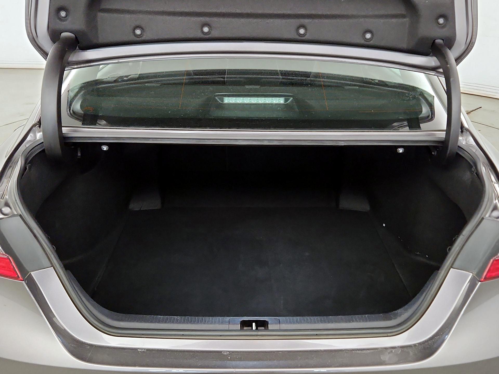 Thumbnail: 2023 Toyota Camry - 20