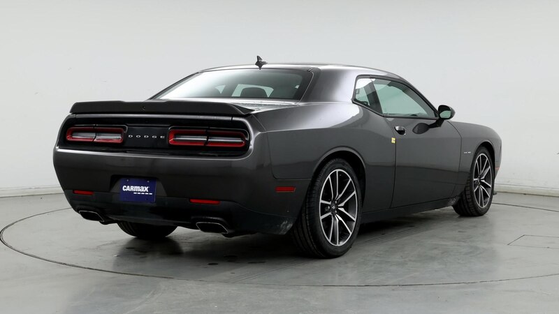 2022 Dodge Challenger R/T 8