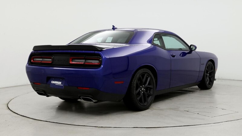 2022 Dodge Challenger R/T 8