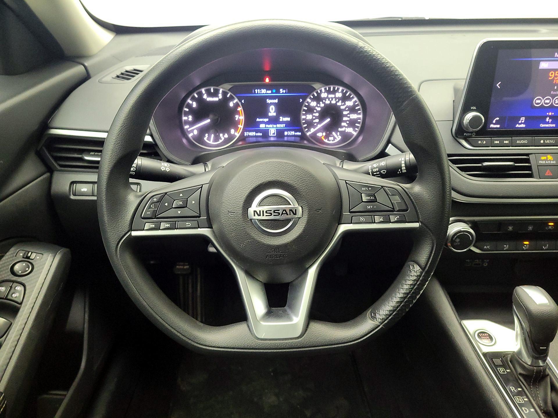 Thumbnail: 2019 Nissan Altima - 10