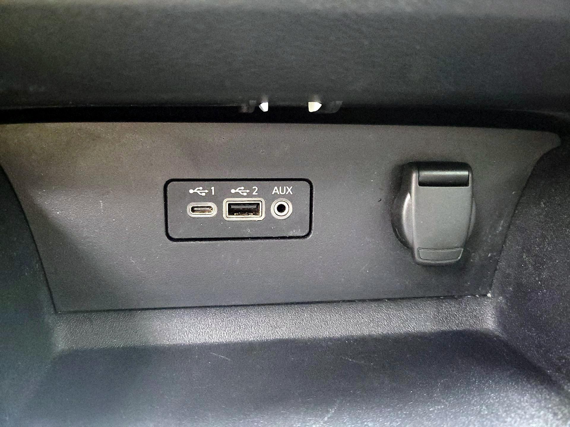 Thumbnail: 2019 Nissan Altima - 18