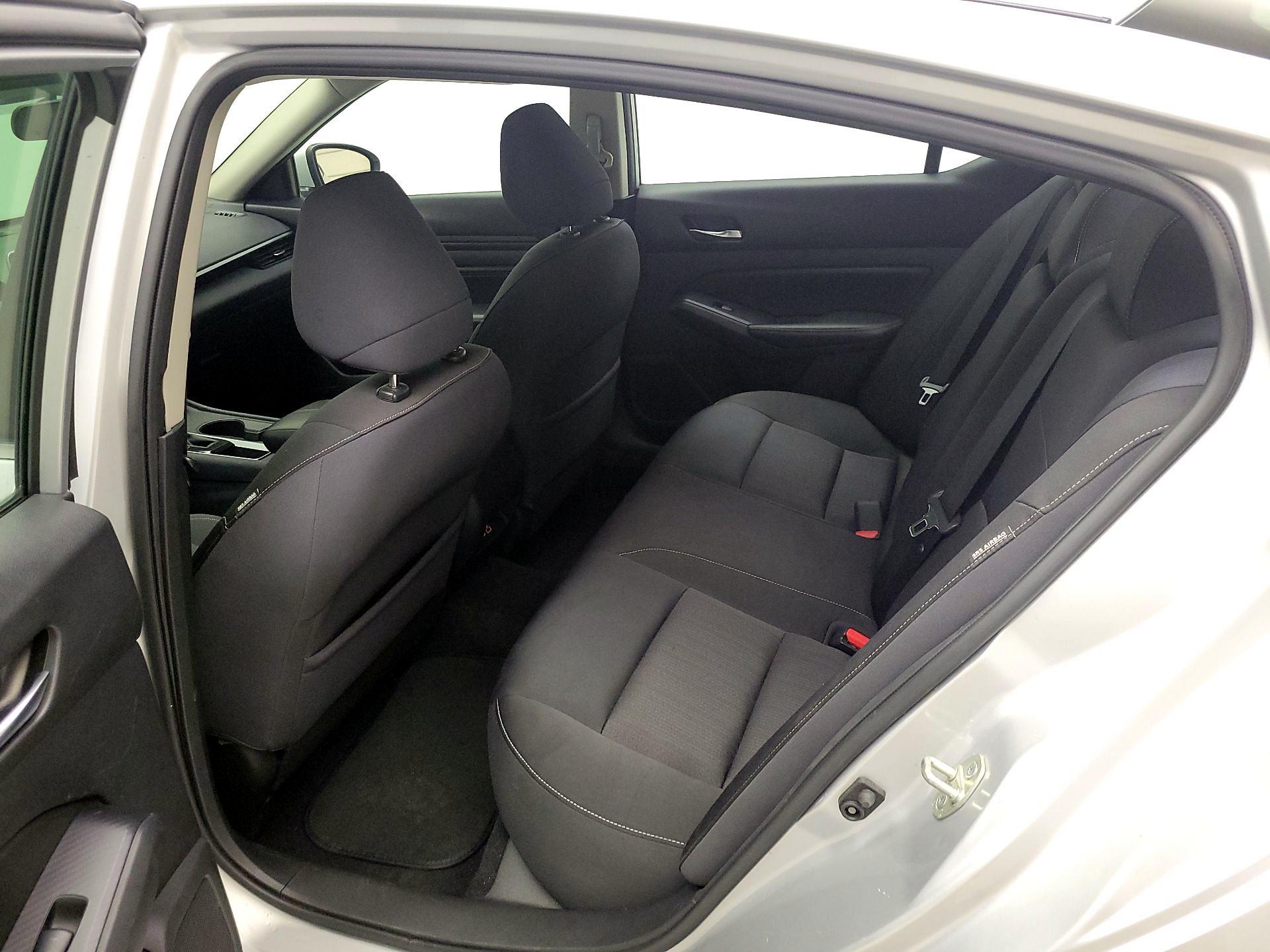 Thumbnail: 2019 Nissan Altima - 19