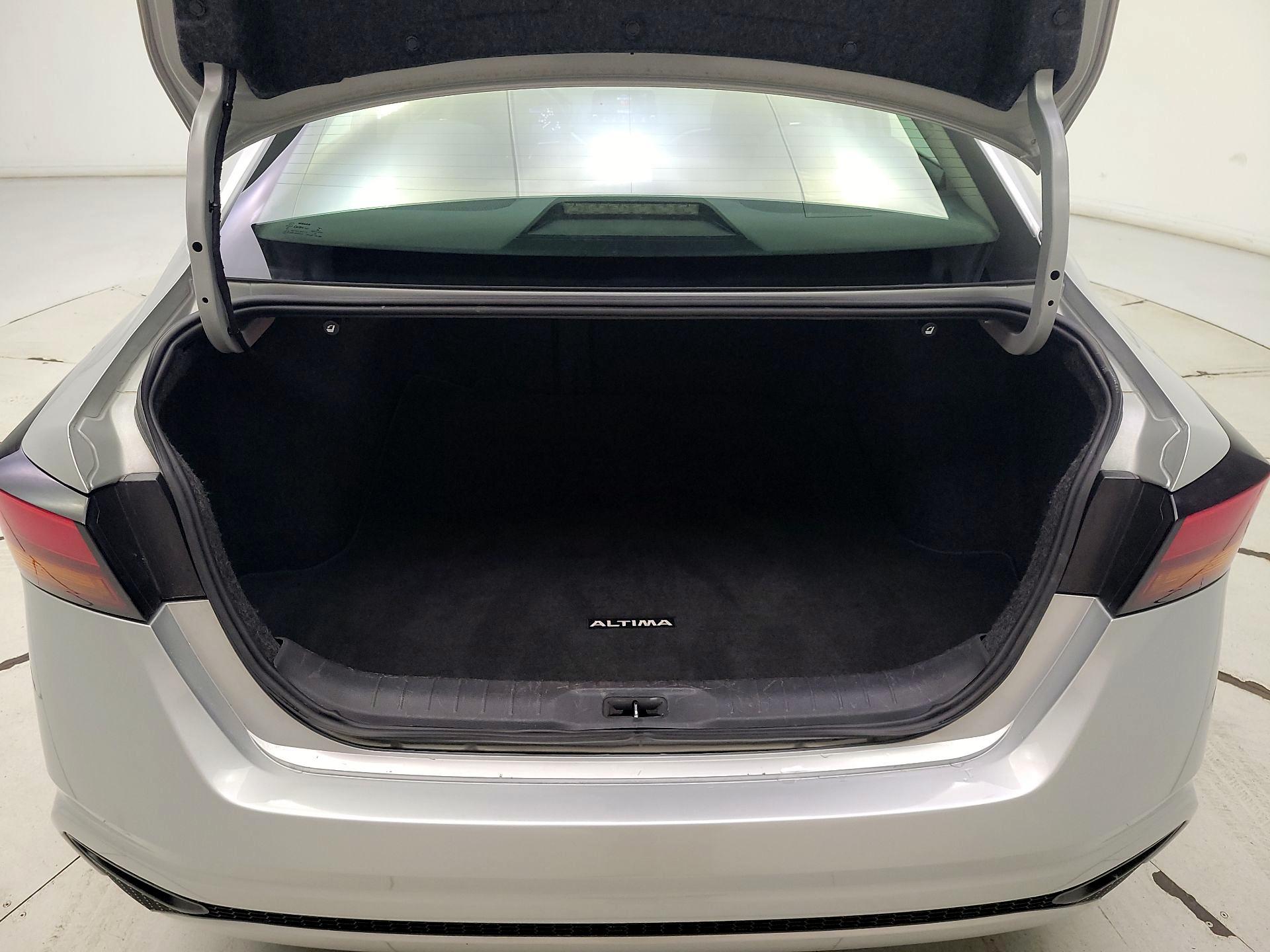 Thumbnail: 2019 Nissan Altima - 20