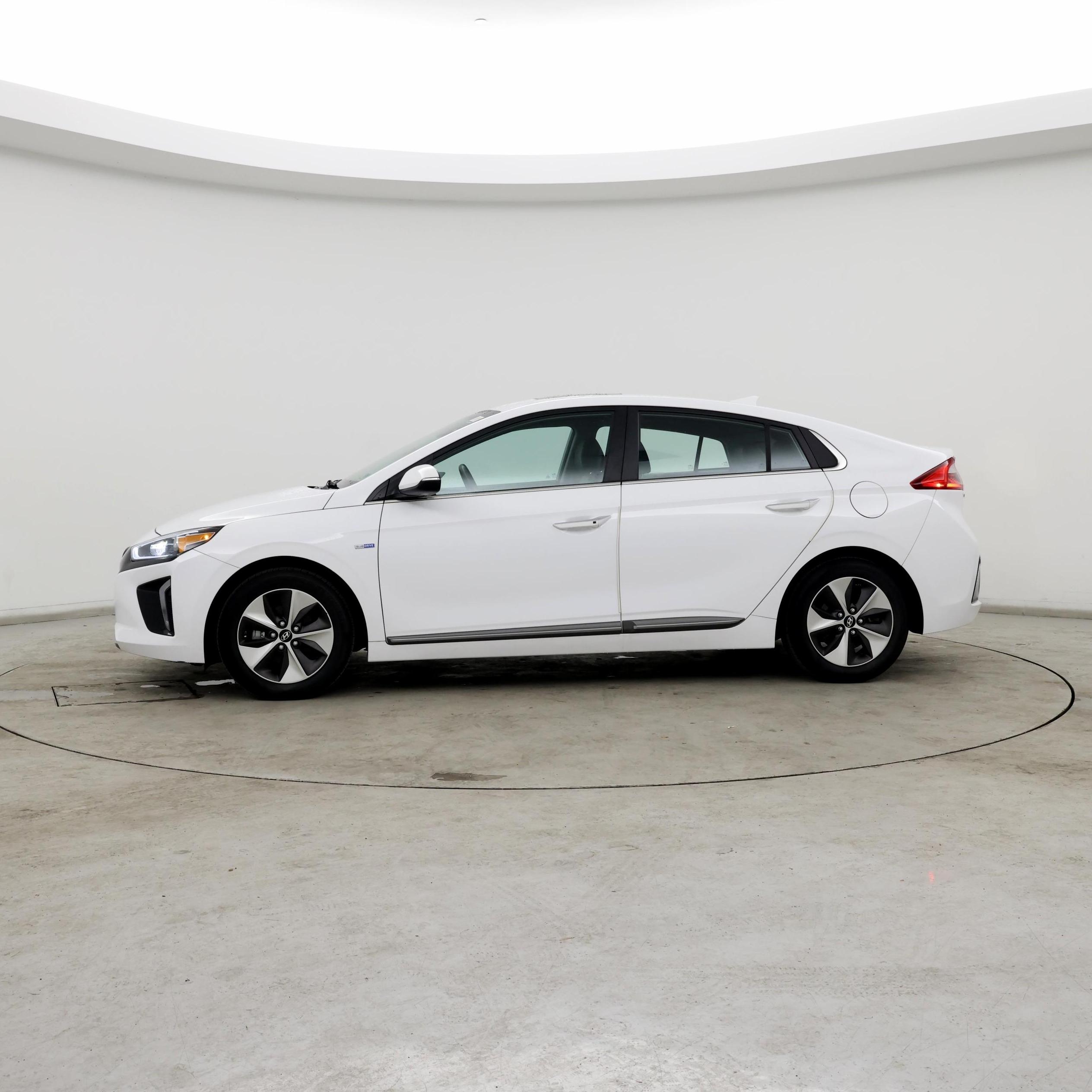 Thumbnail: 2019 Hyundai Ioniq - 3