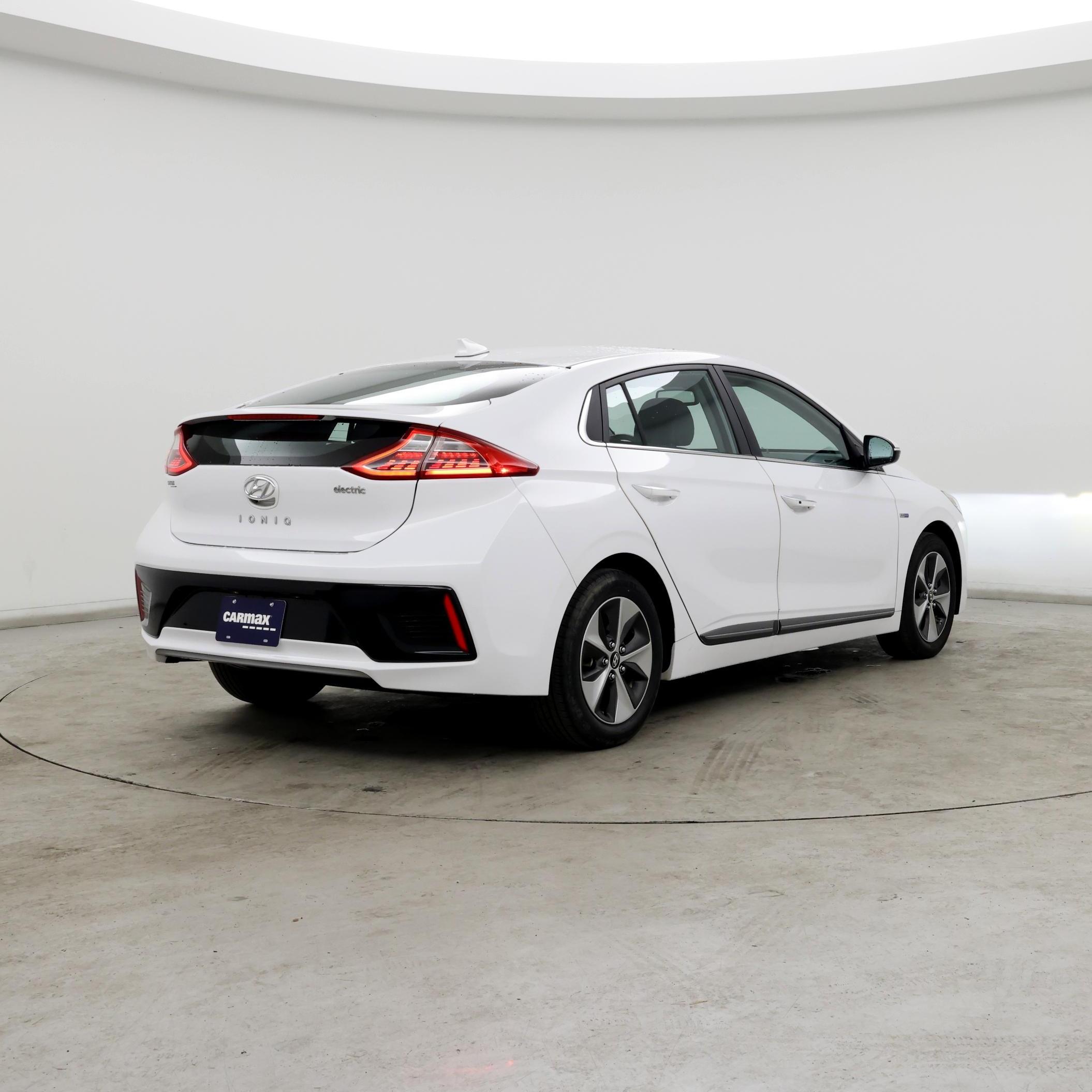 Thumbnail: 2019 Hyundai Ioniq - 8