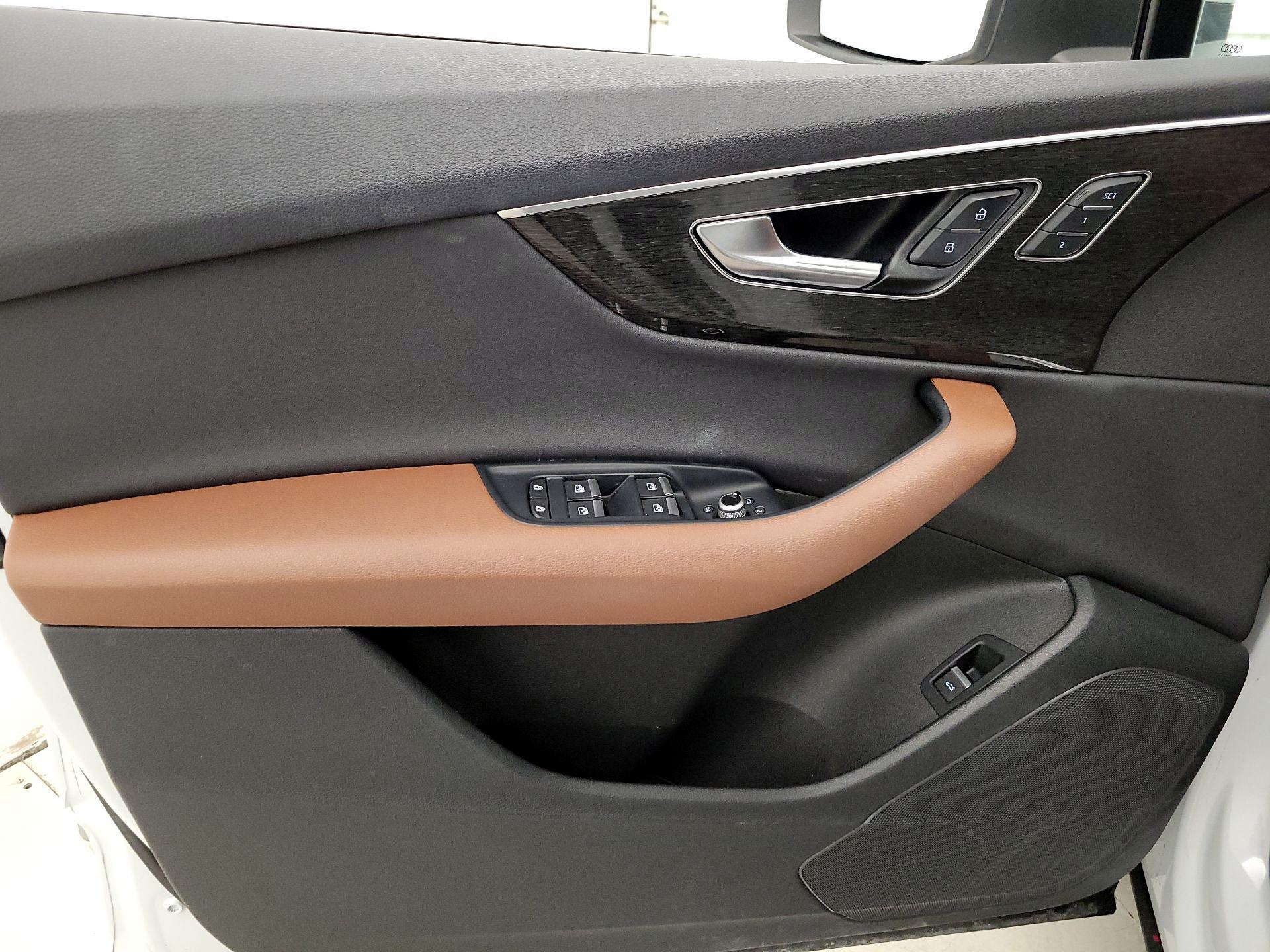 Thumbnail: 2021 Audi Q7 - 12