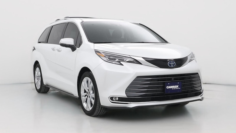 2022 Toyota Sienna Platinum Hero Image